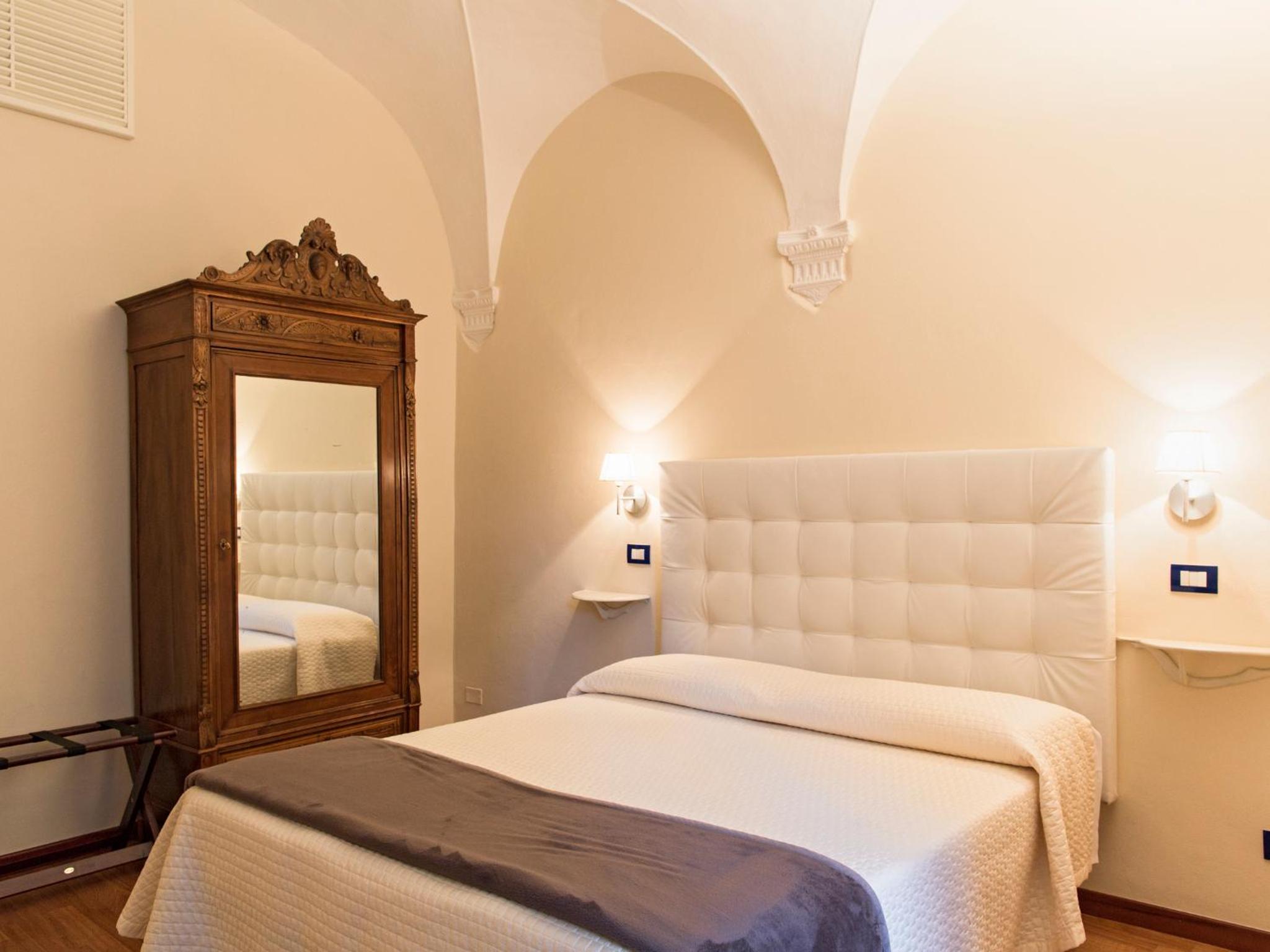 Superior Double or Twin Room - Photo 6