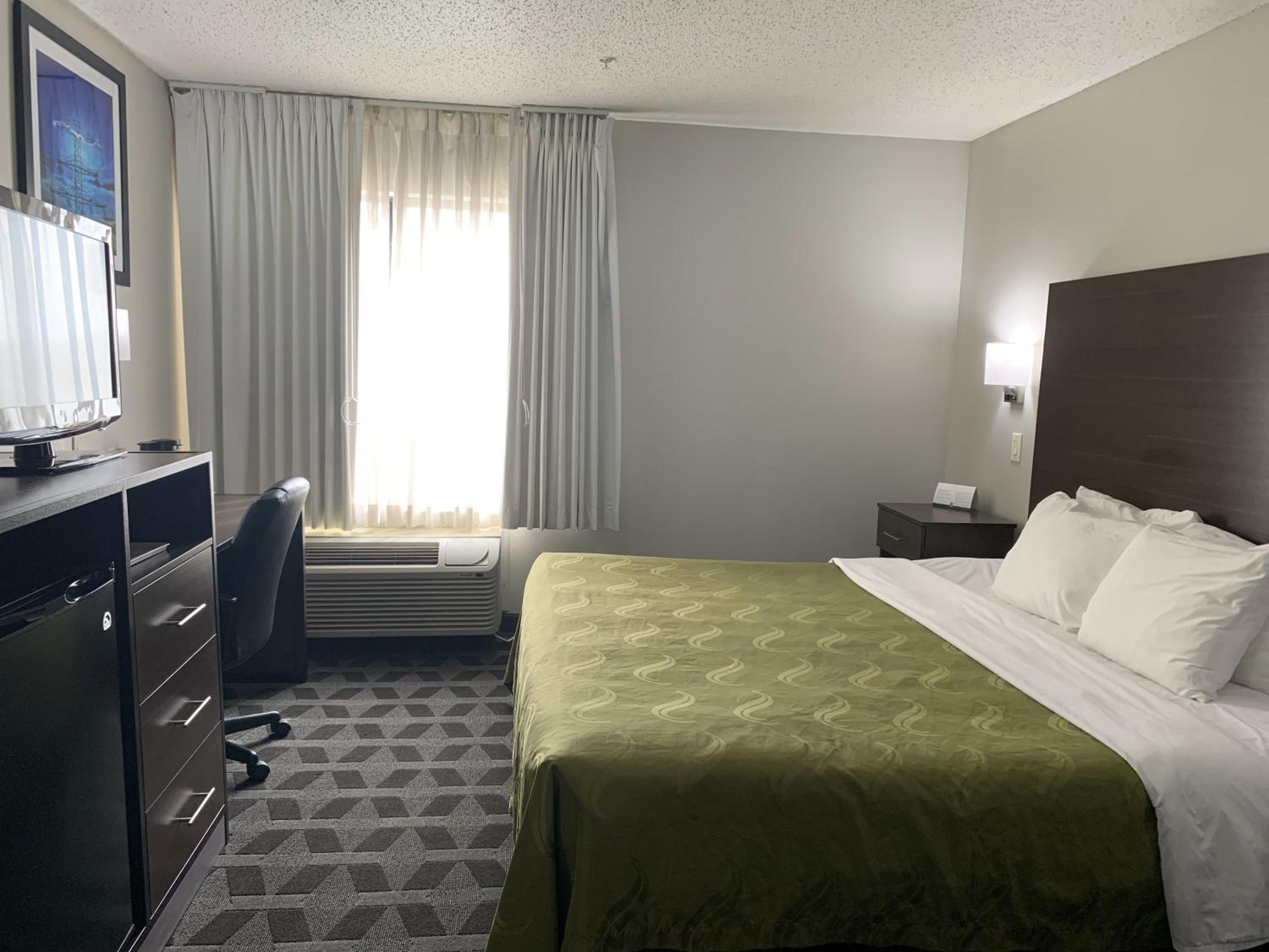 King Suite with Sofa-Bed - Accessible/Non-Smoking photo 1