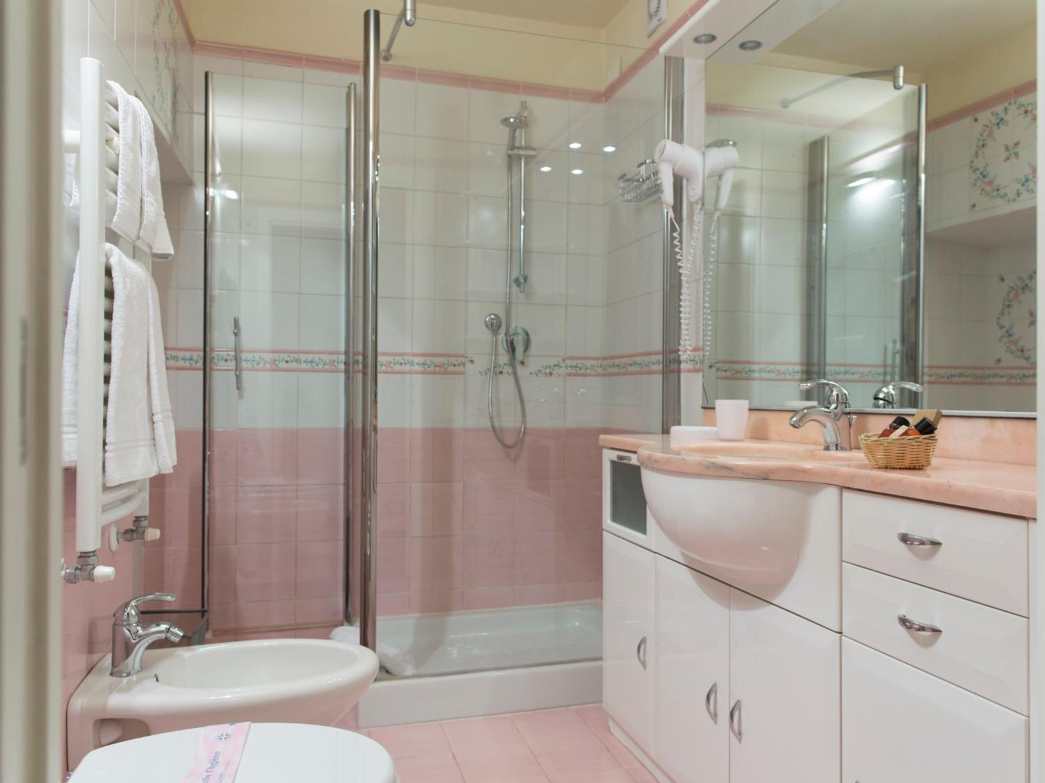 Superior Double or Twin Room - Photo 17