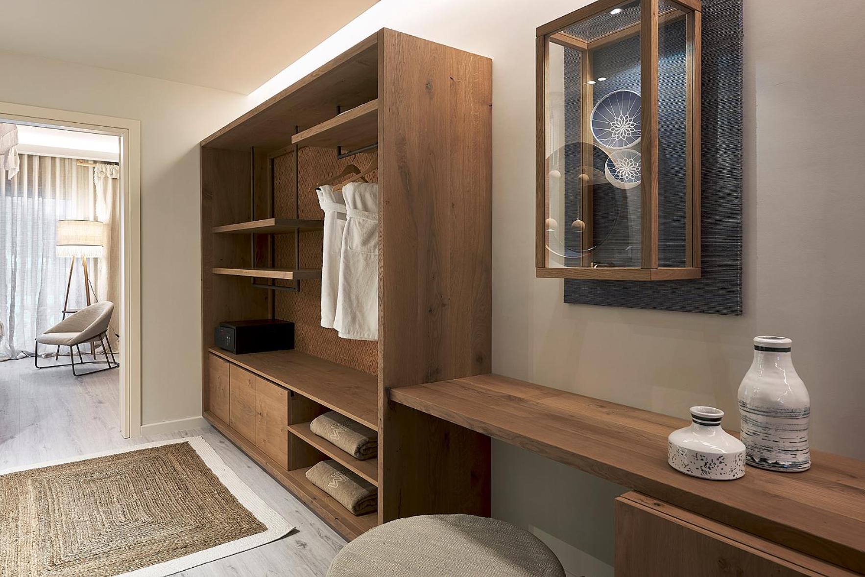 Grand Two Bedroom Suite with Private Pool - Photo 6