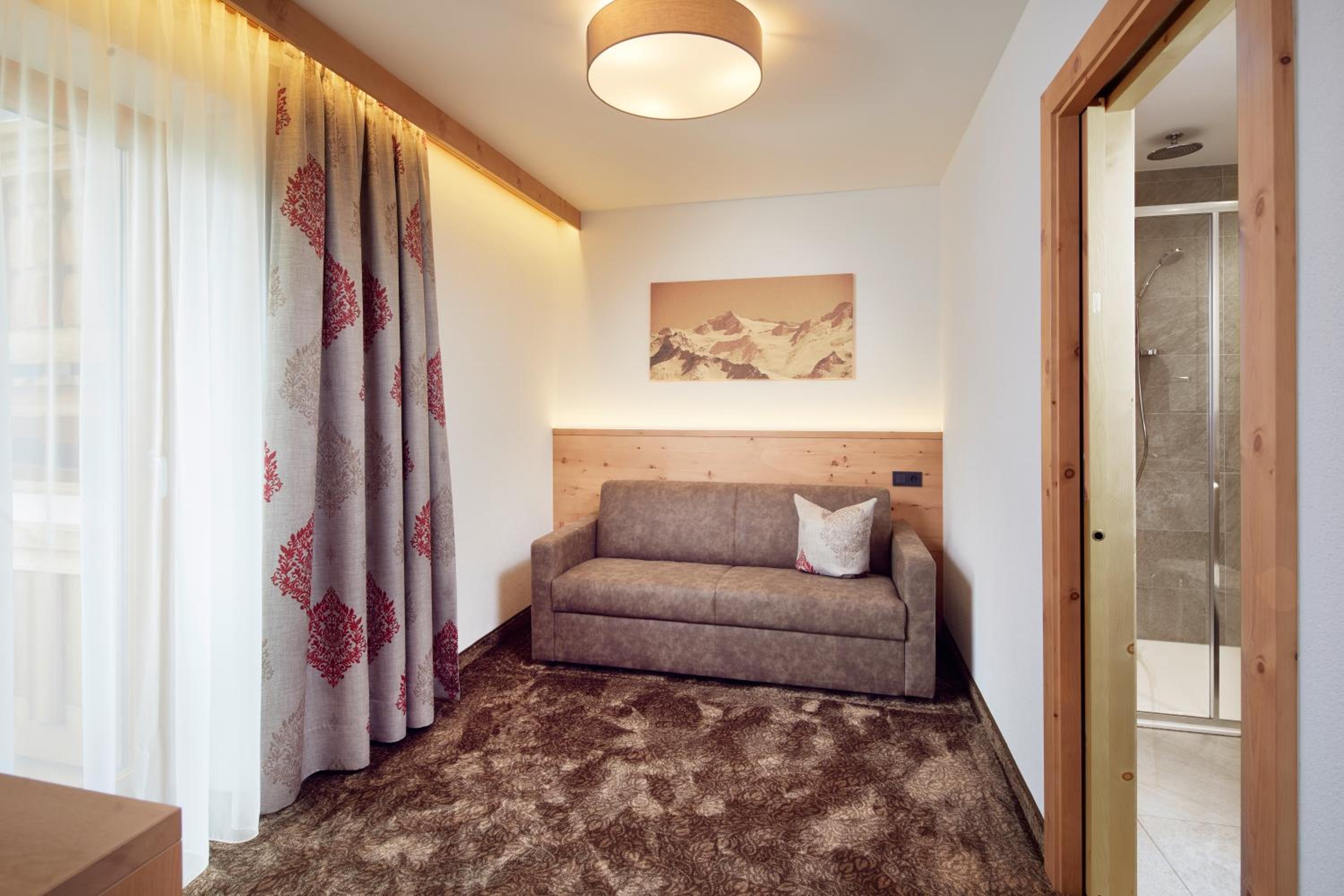 Deluxe Suite photo 3