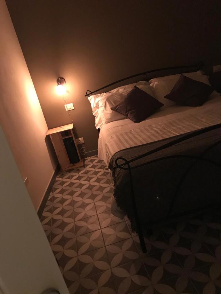 Suite with Balcony - Photo 7