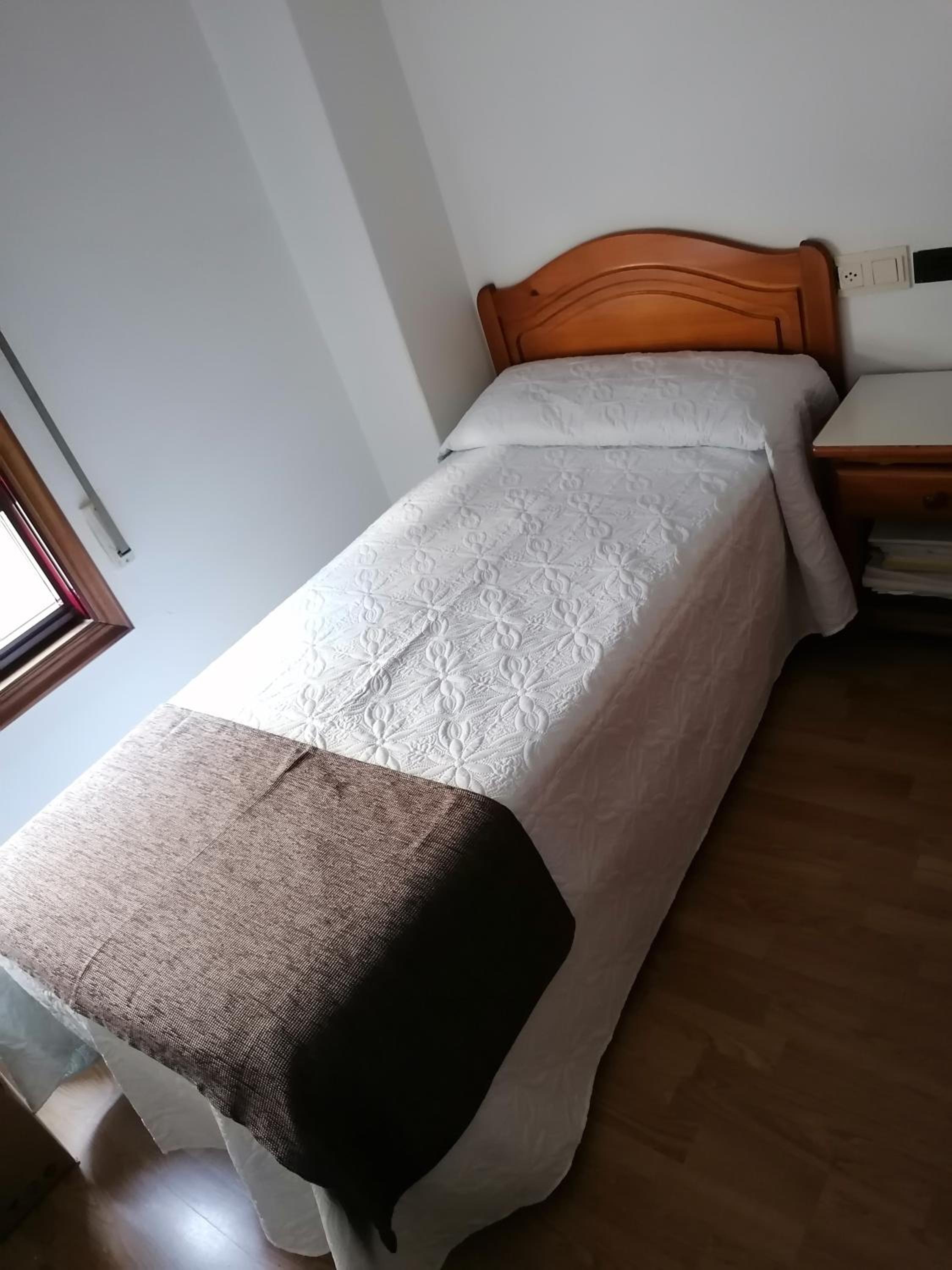 Single Room with Bathroom photo 3