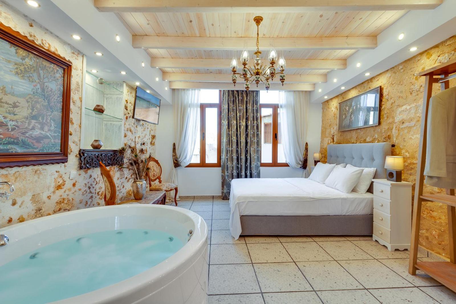 Deluxe Suite with Spa Bath