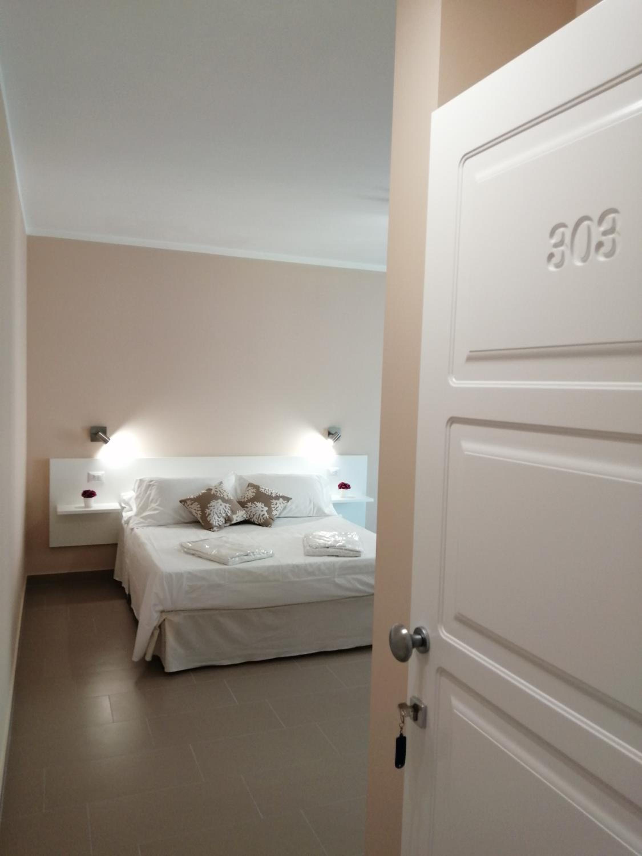 Deluxe Double Room - Photo 1