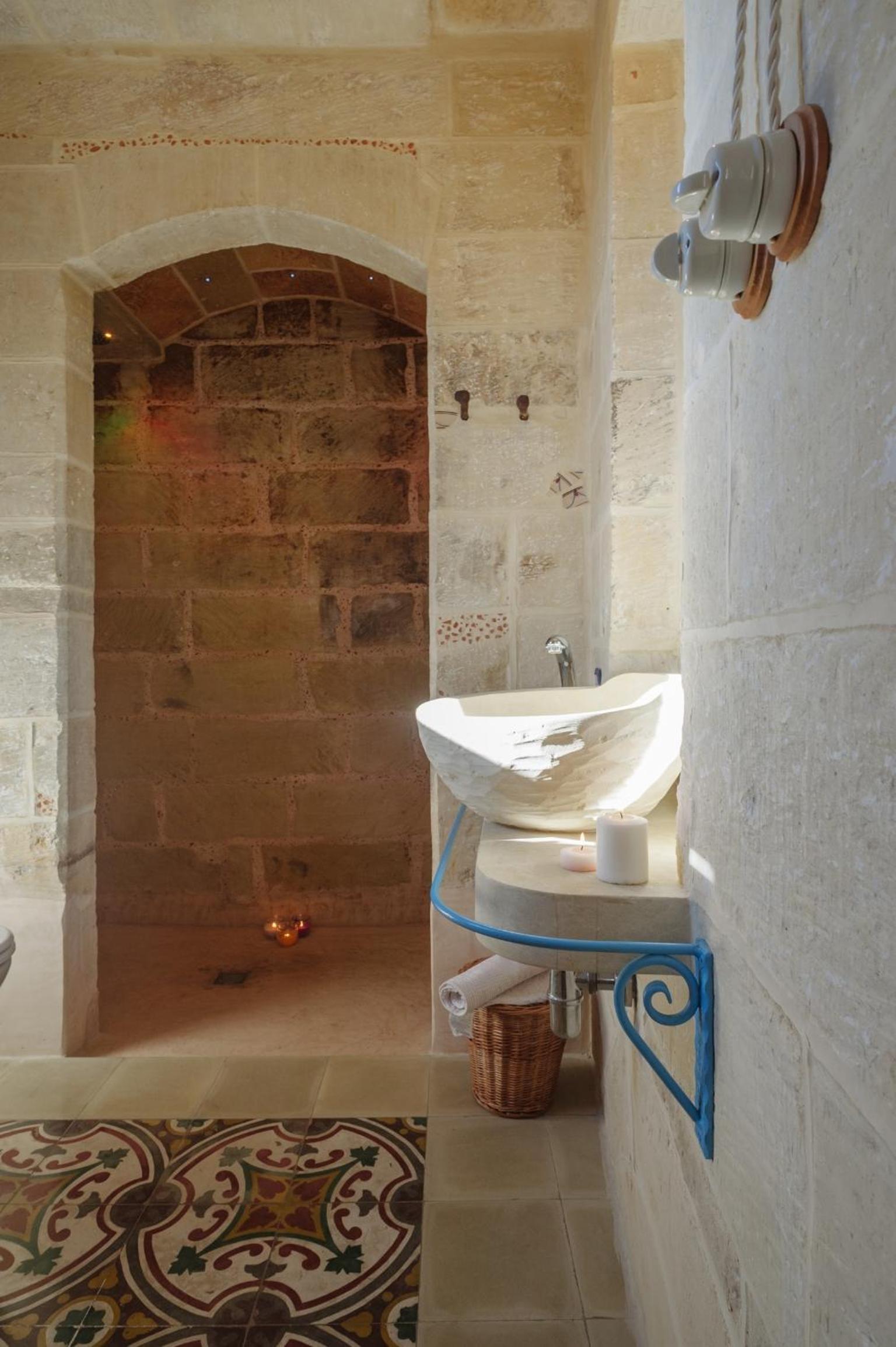 Suite with Terrace - Photo 14