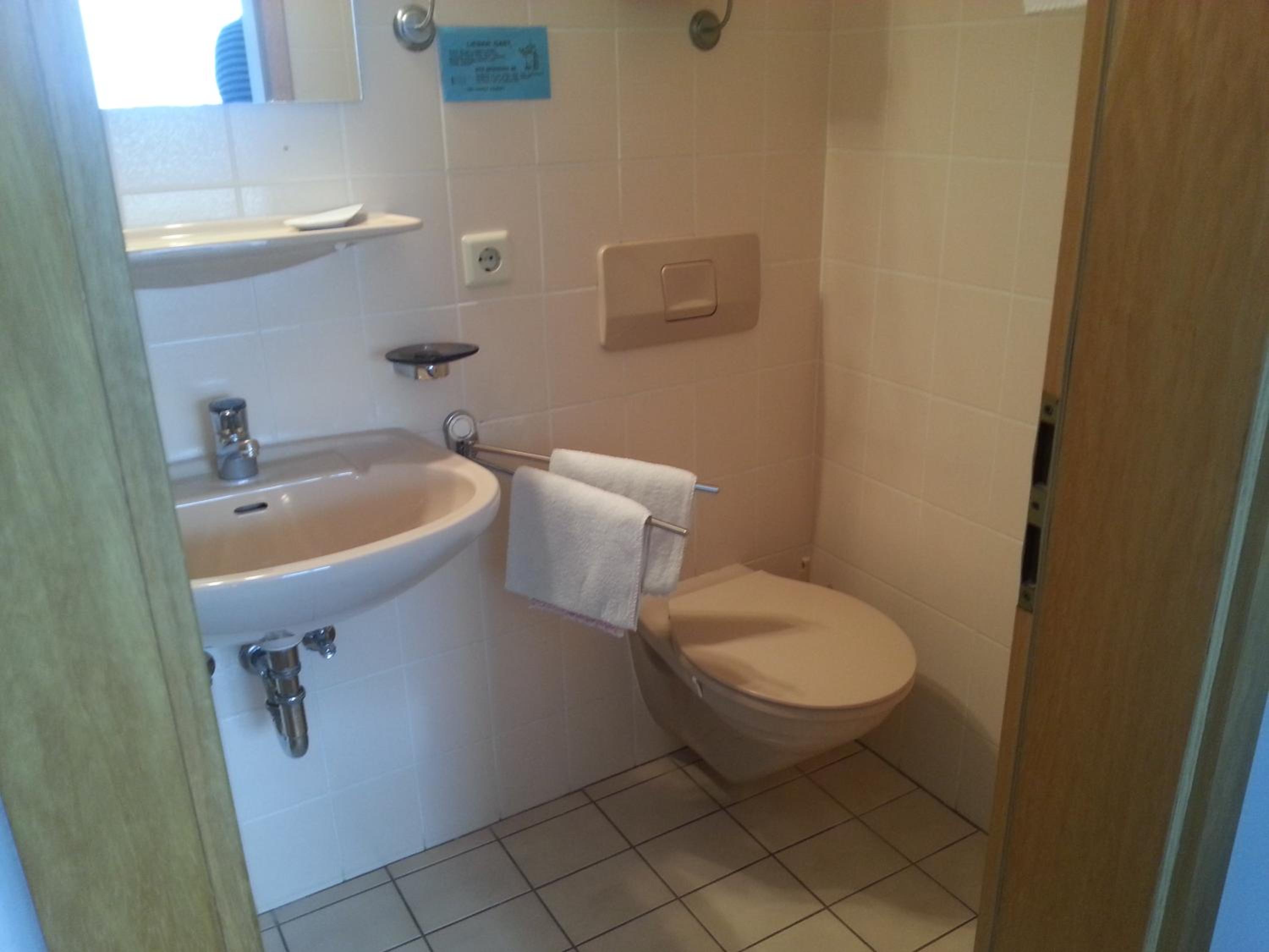 Double Room - Photo 13