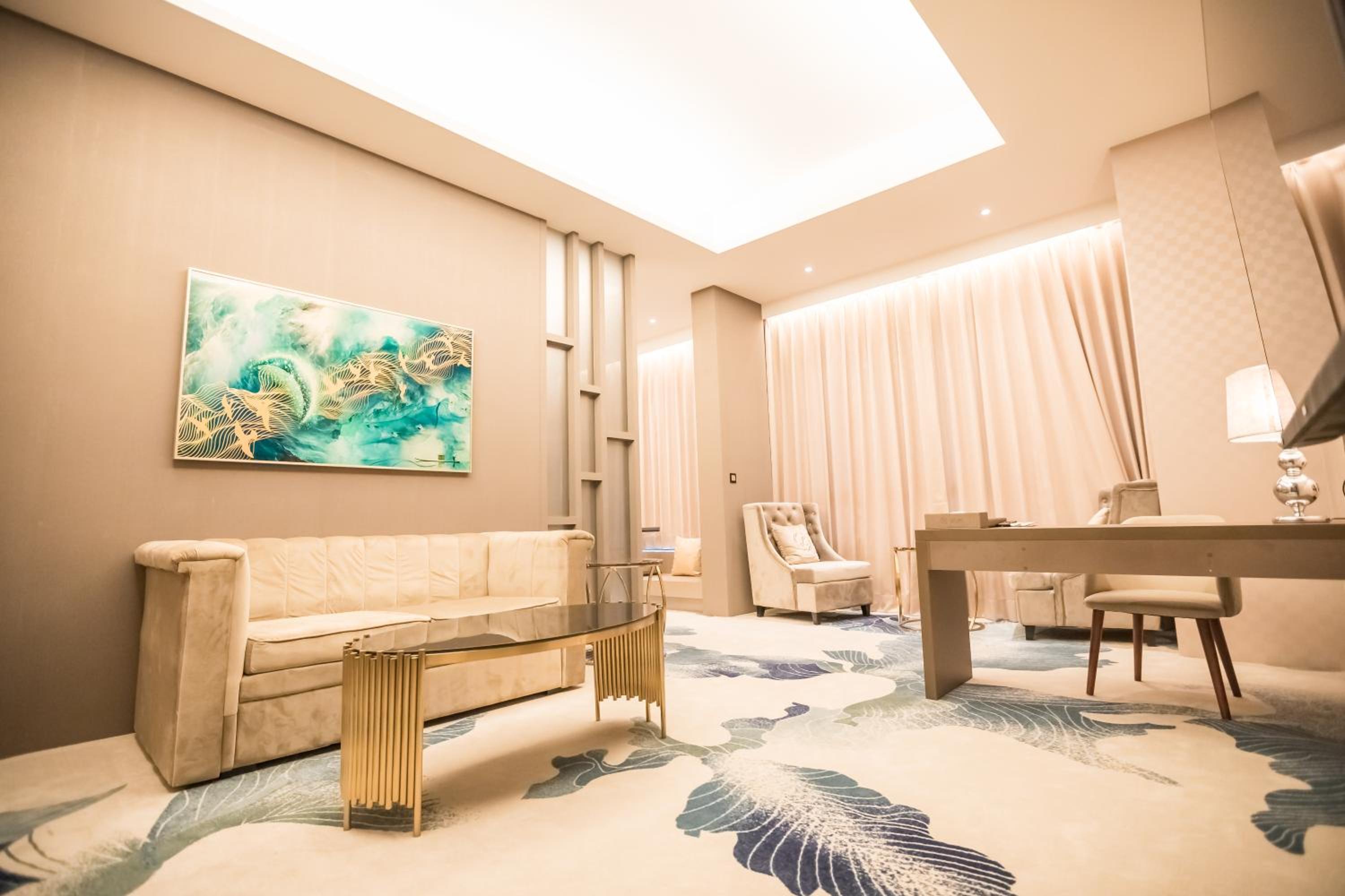 Deluxe Suite - Photo 14