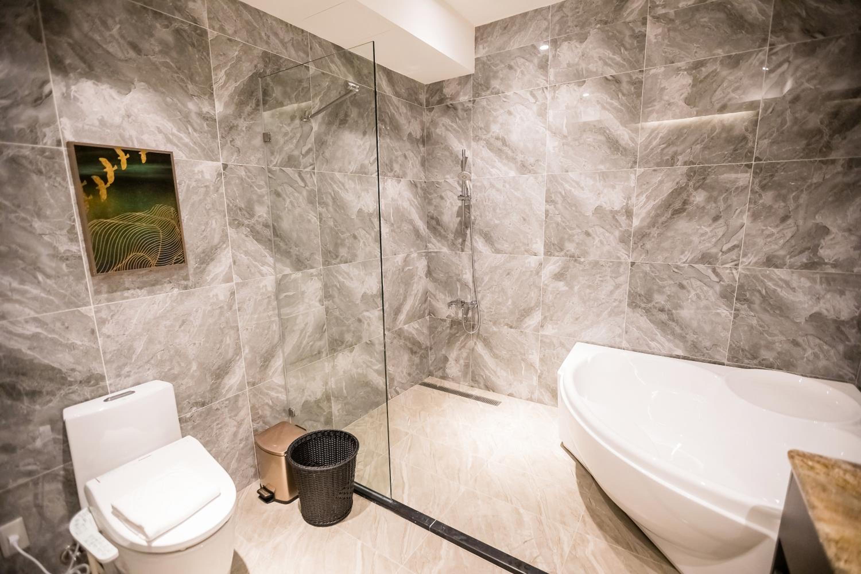 Deluxe Suite - Photo 18