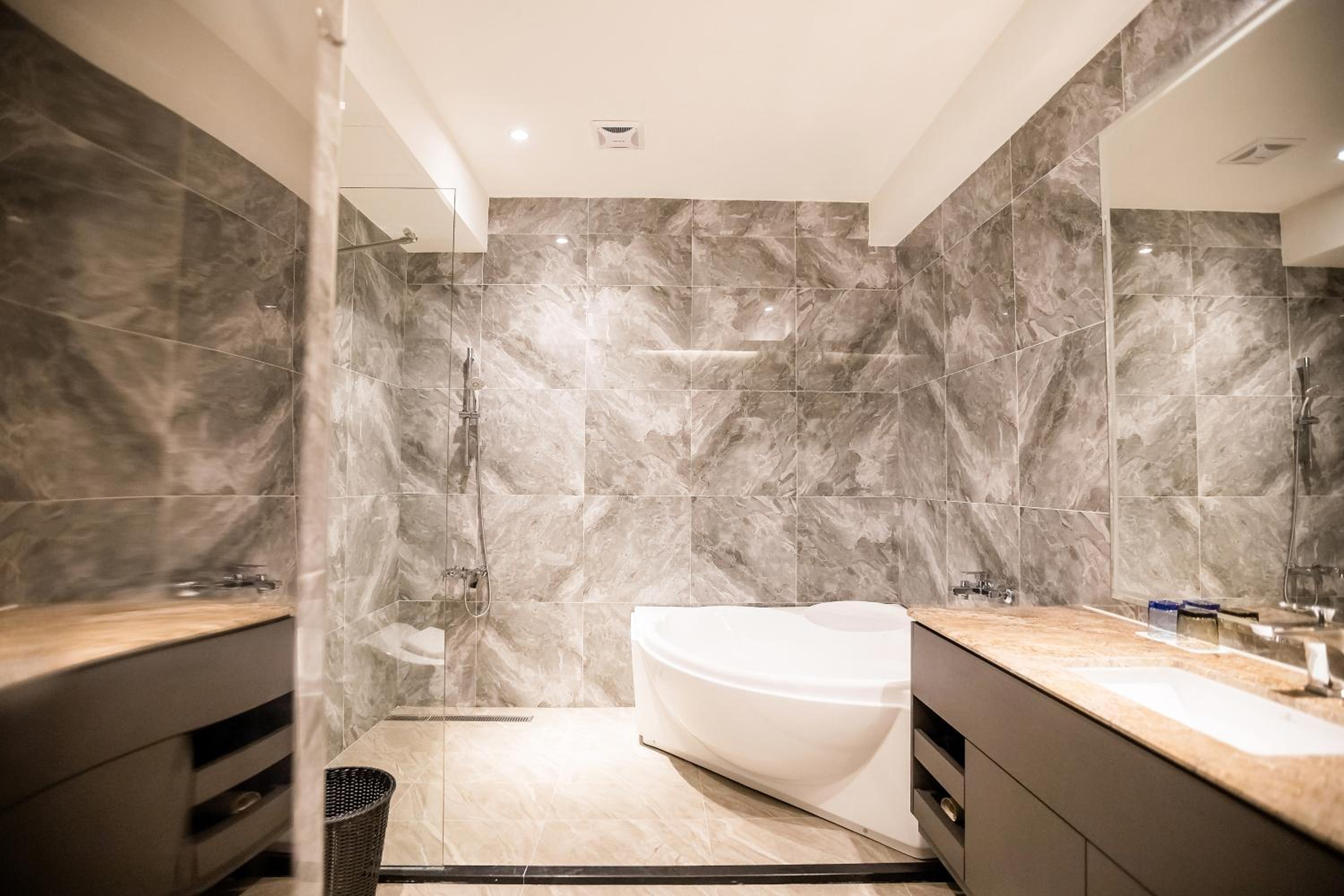Deluxe Suite - Photo 17