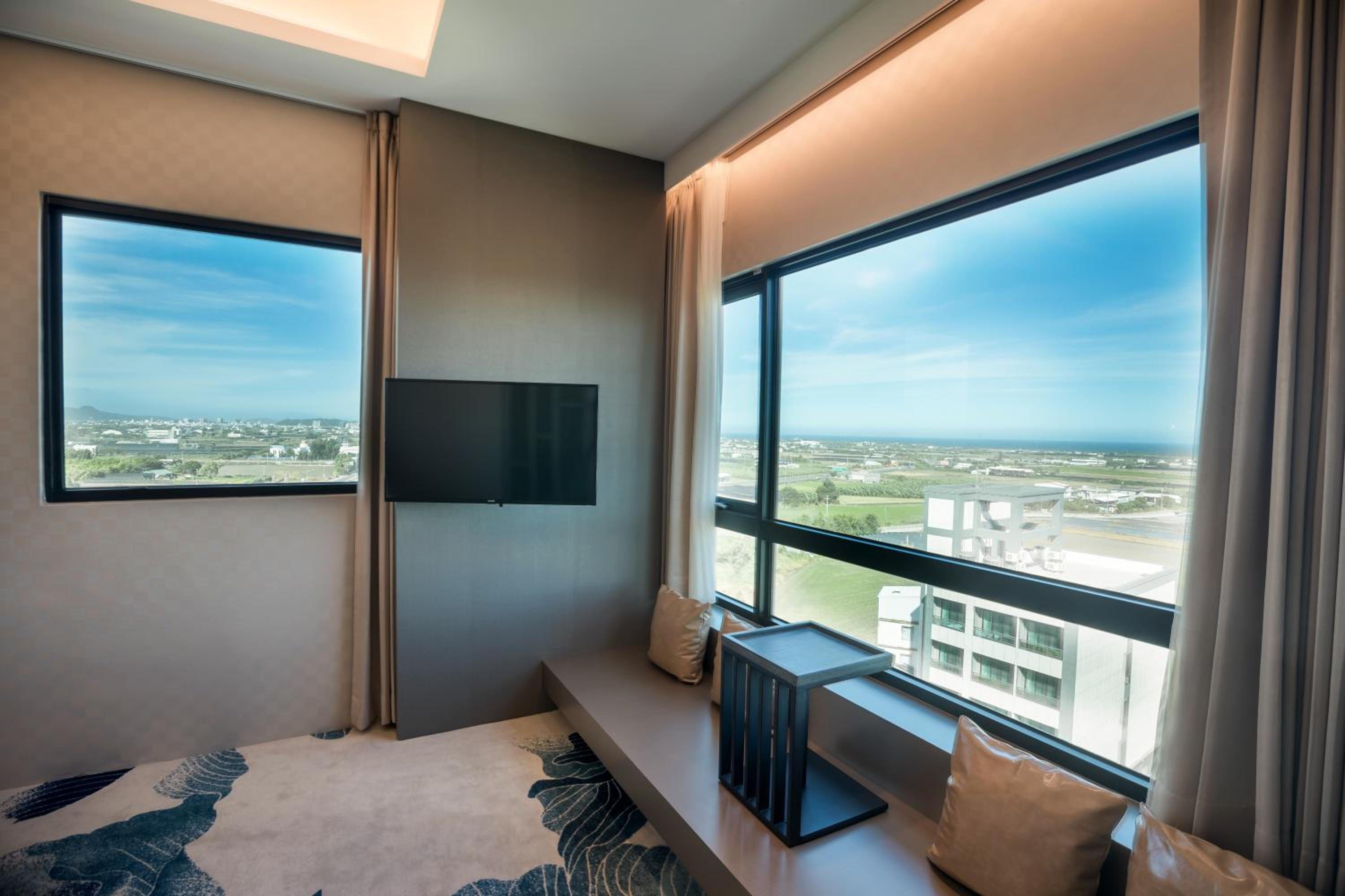 Deluxe Suite - Photo 20