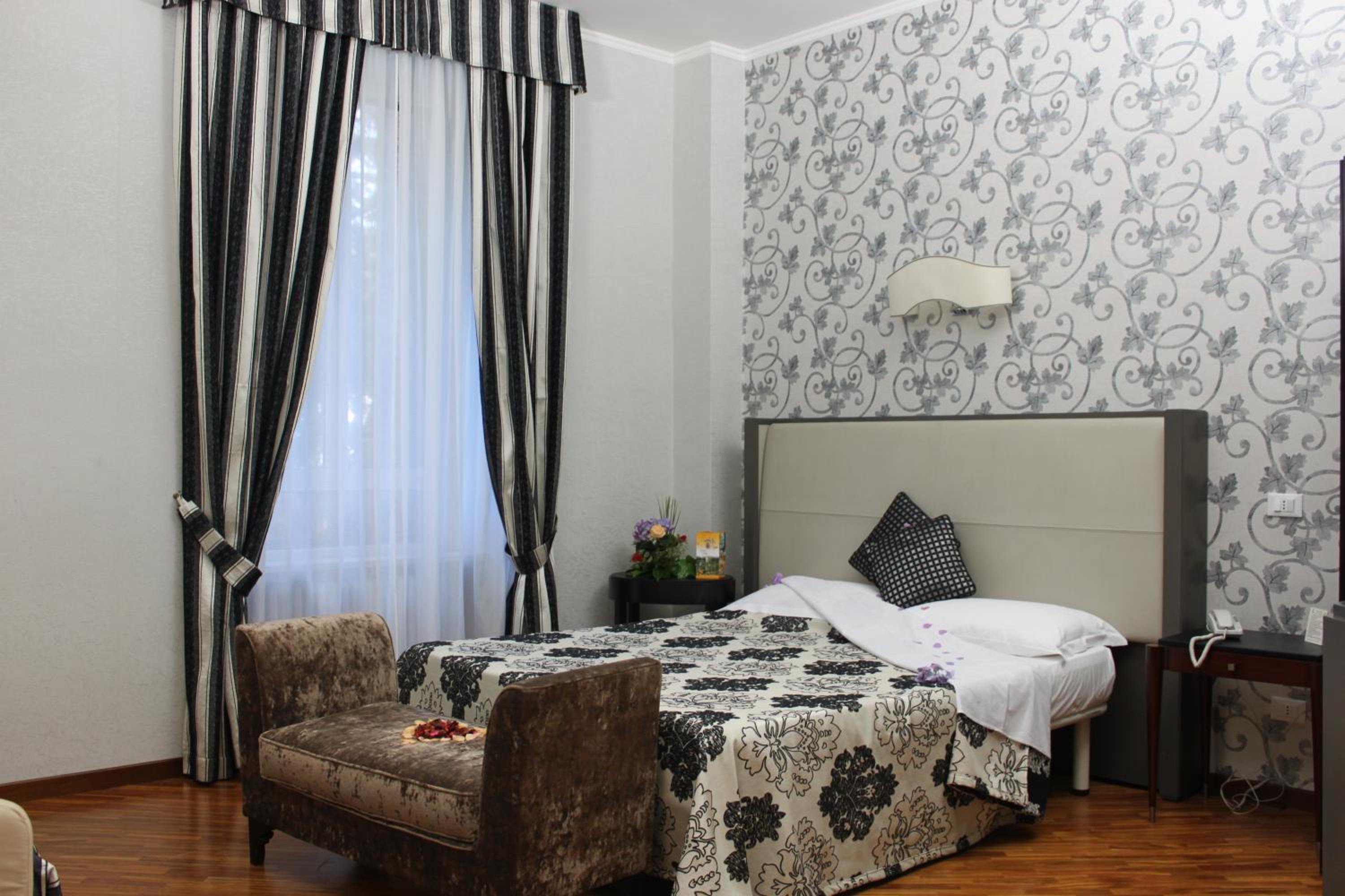 Suite with Spa Bath
