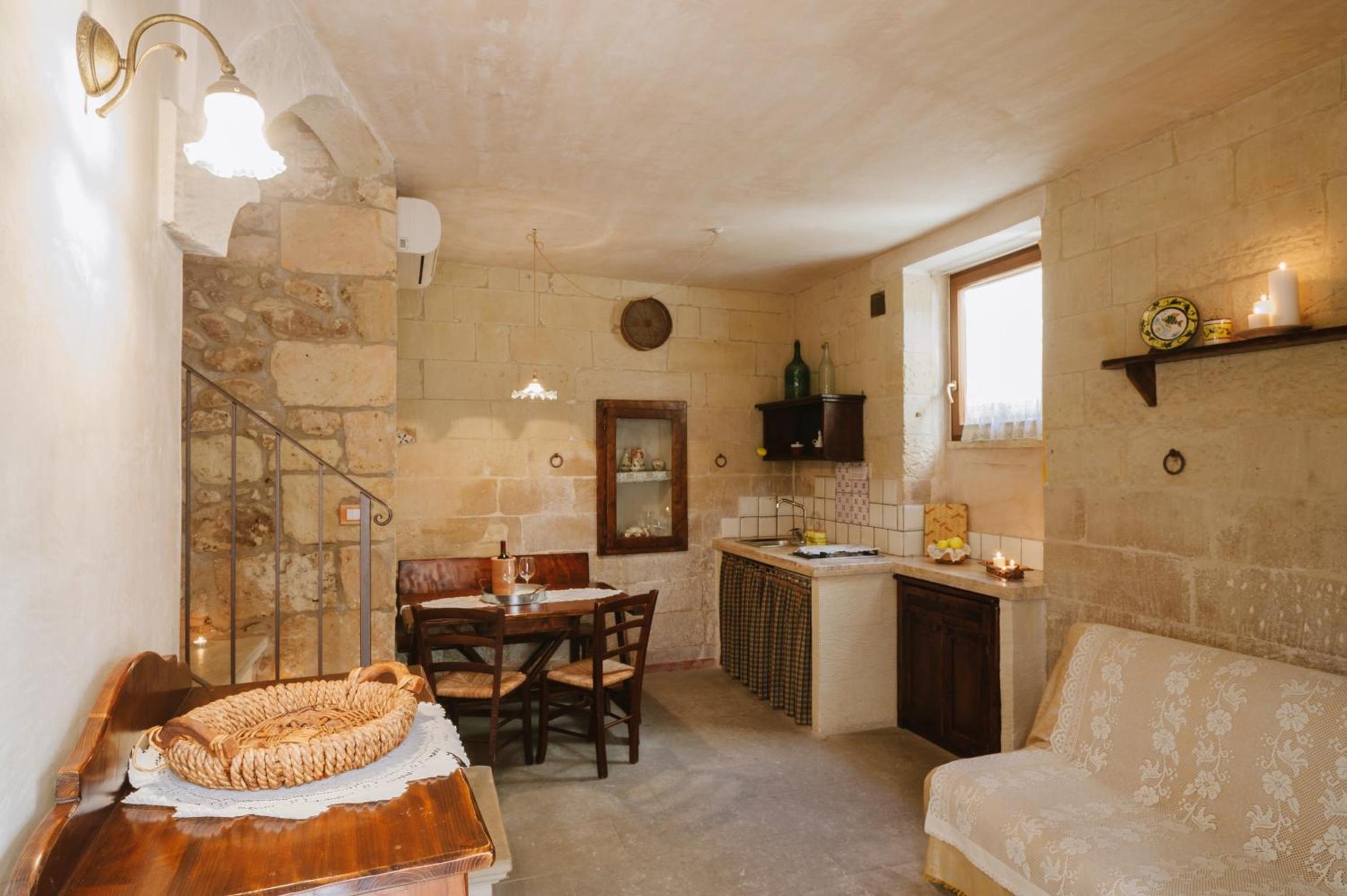 Junior Suite (3 Adults) - Photo 10