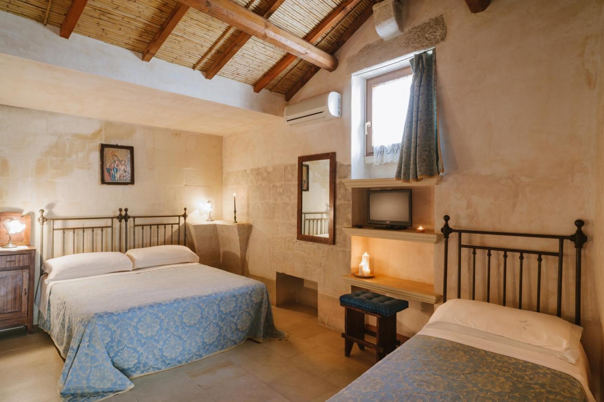 Junior Suite (3 Adults) - Photo 5