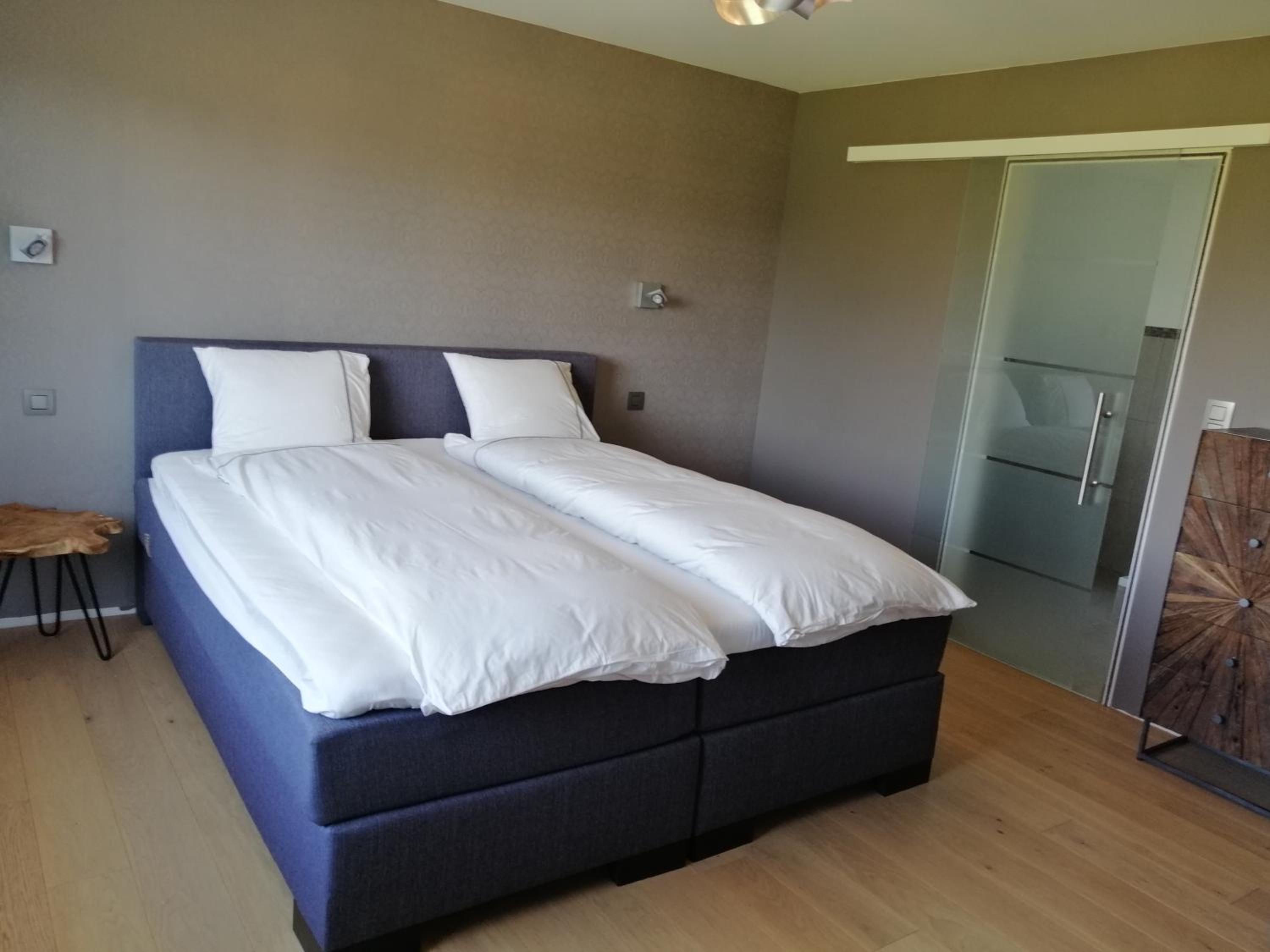 Deluxe King Room photo 1
