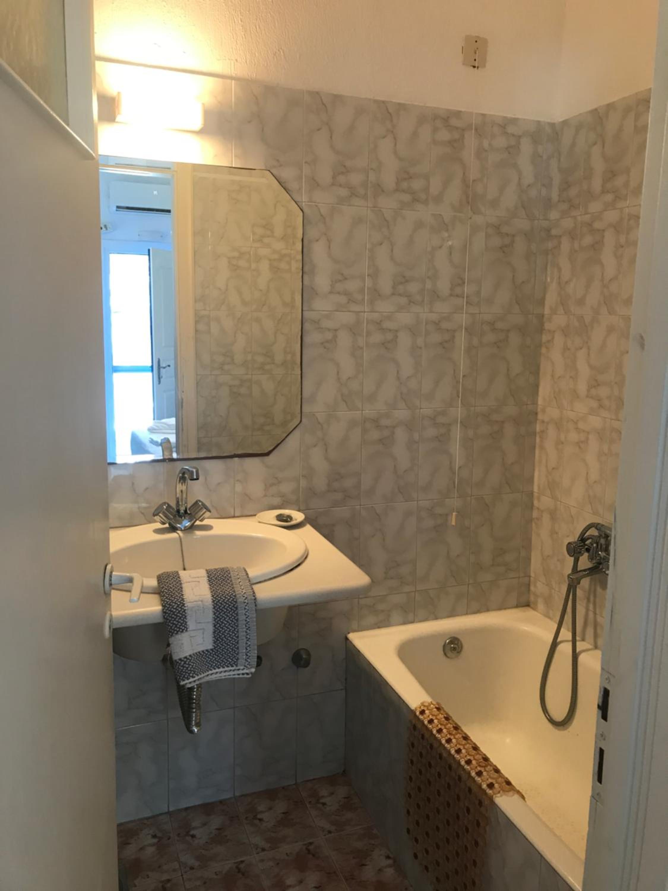 Standard Double or Twin Room photo 3