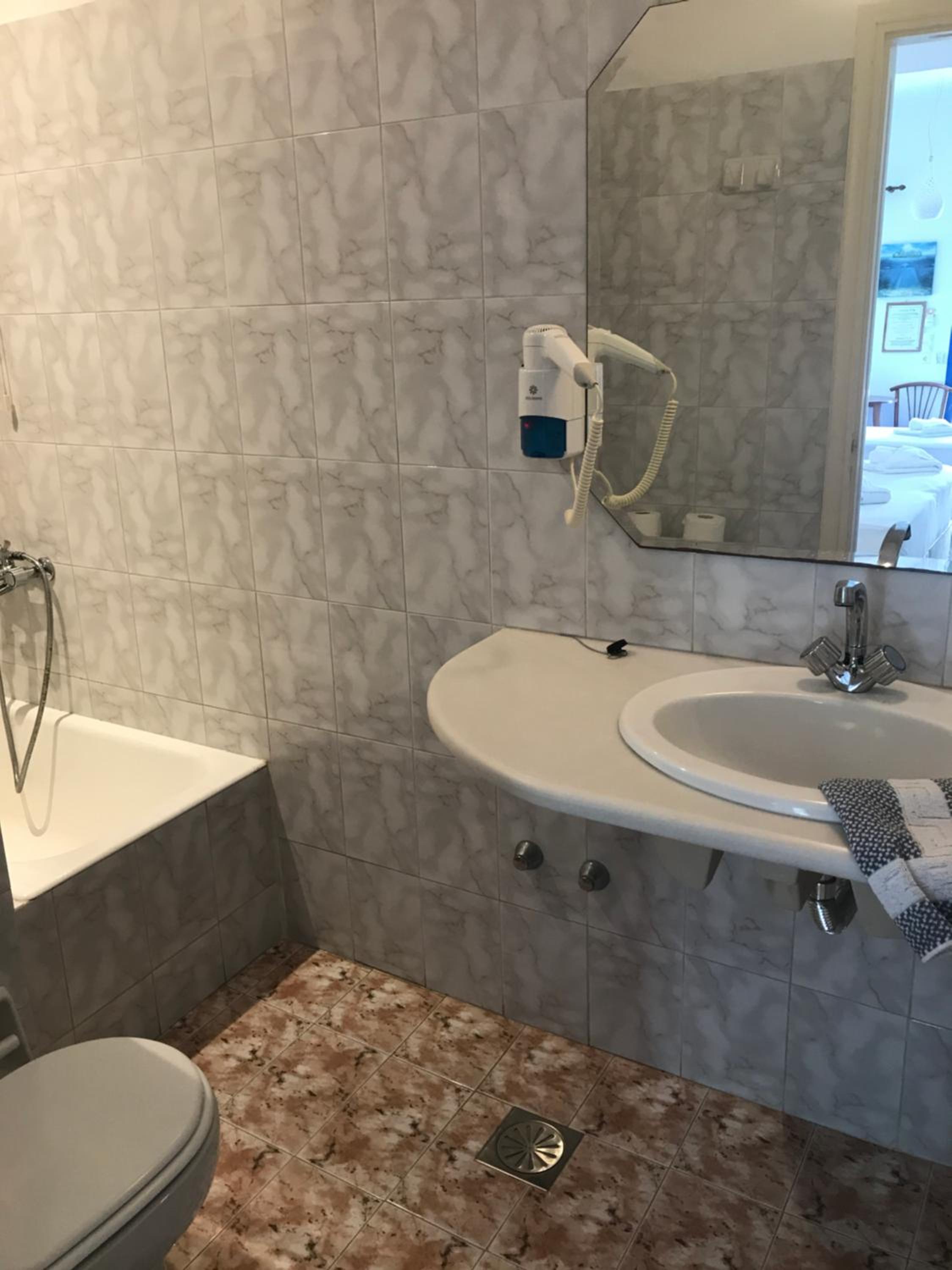 Standard Triple Room photo 3