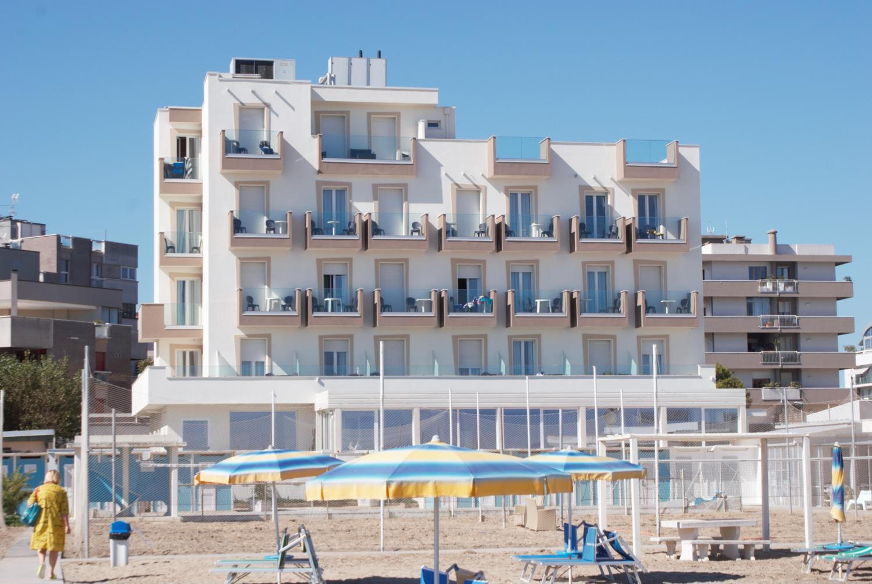 Superior Double or Twin Room with Sea View - Photo 3