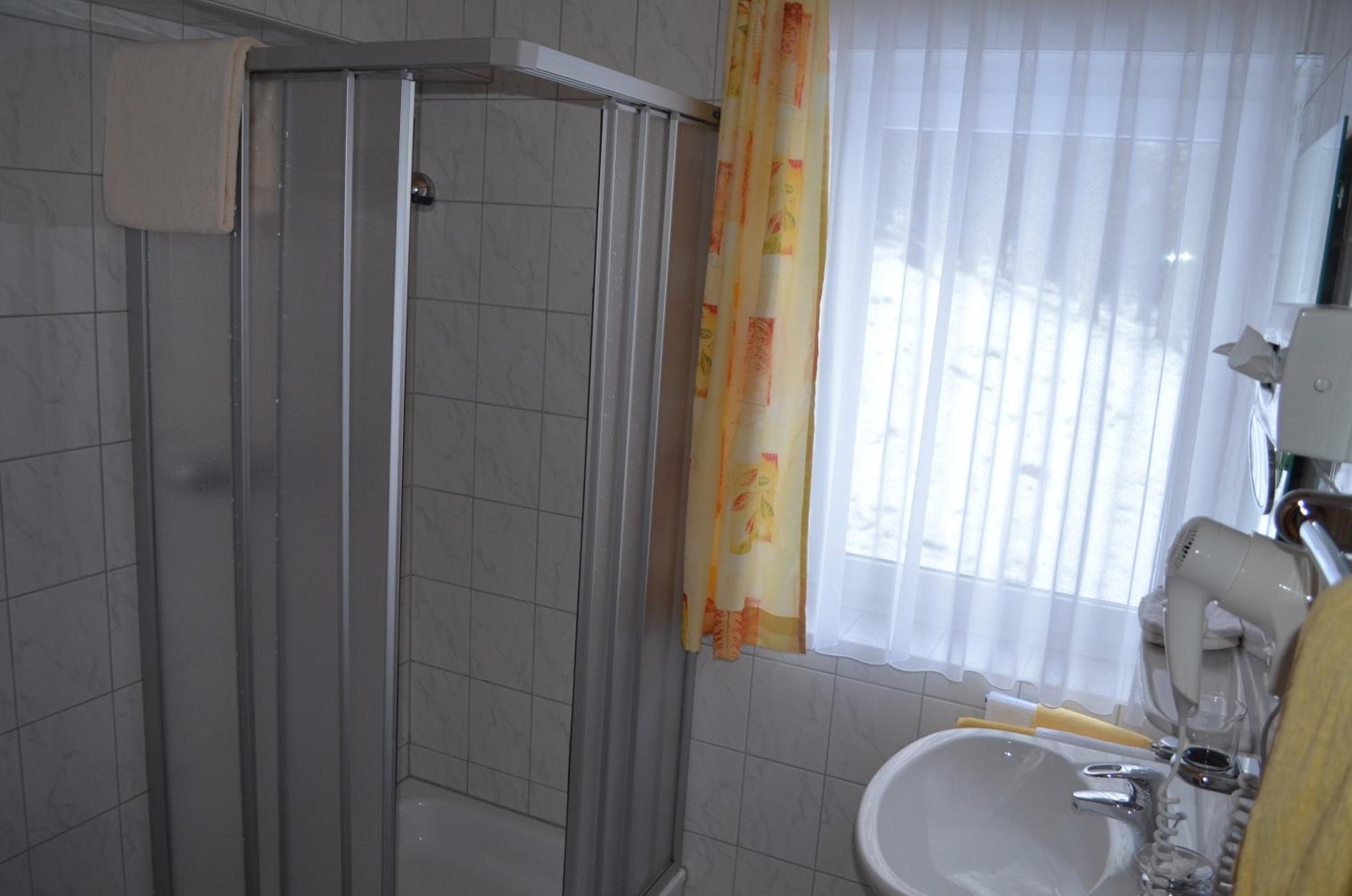 Standard Double Room - Photo 2