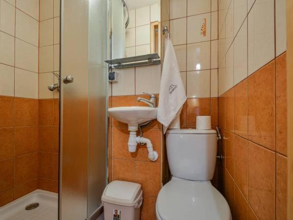 Triple Room - Photo 6