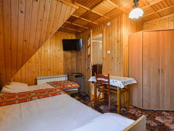Quadruple Room - Photo 3