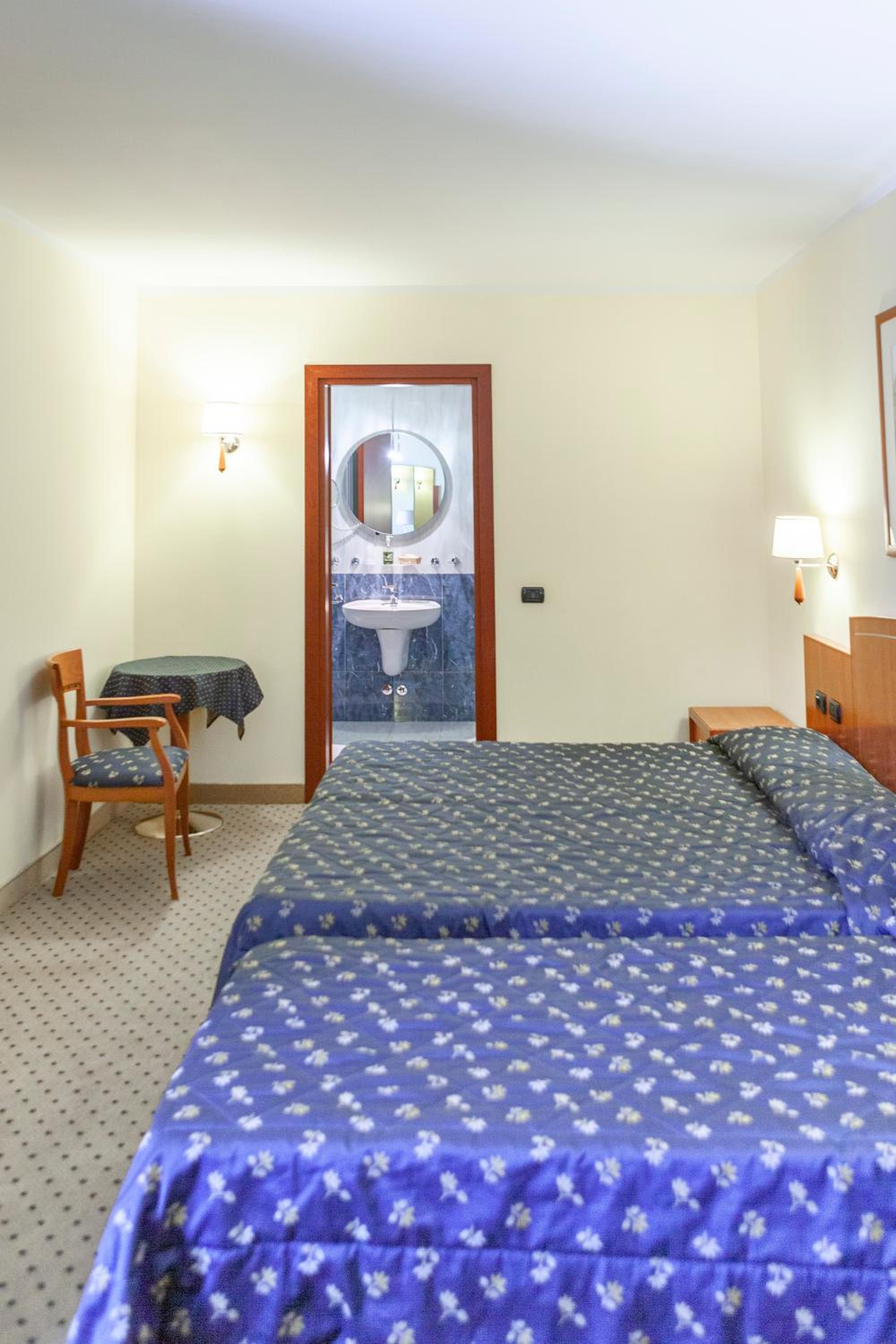 Quadruple Room - Photo 6