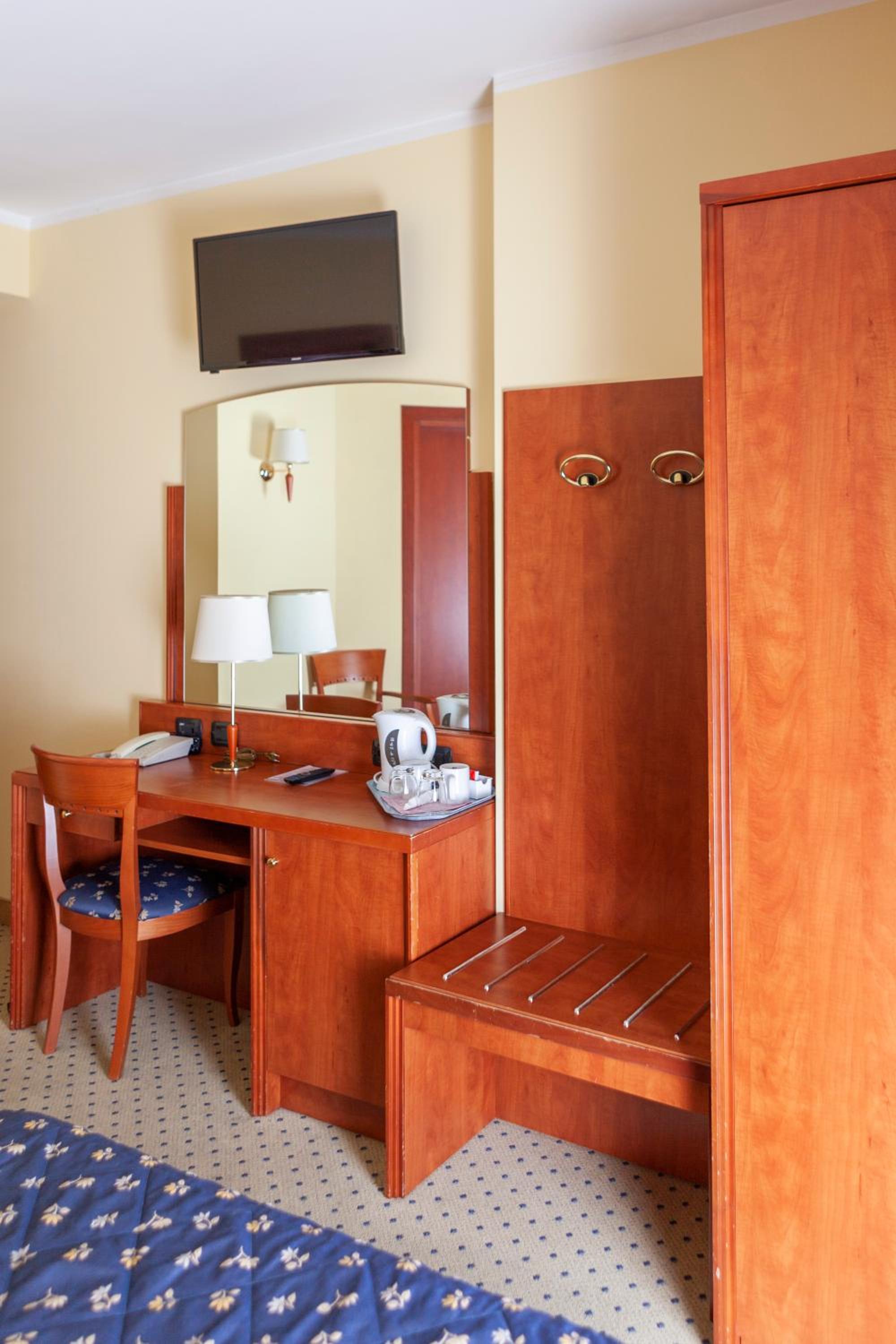Twin/Double Room Superior - Photo 9