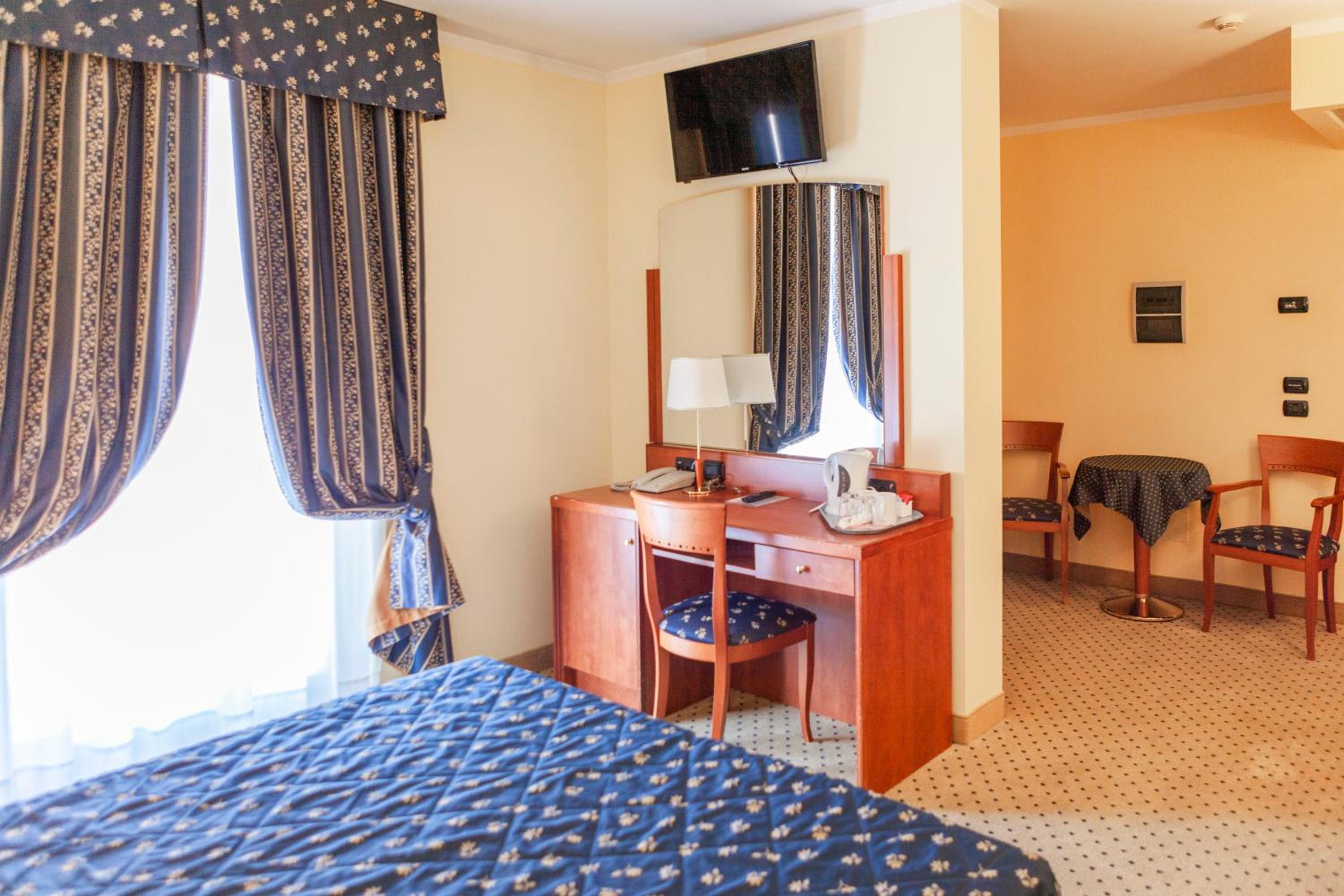 Twin/Double Room Superior - Photo 6