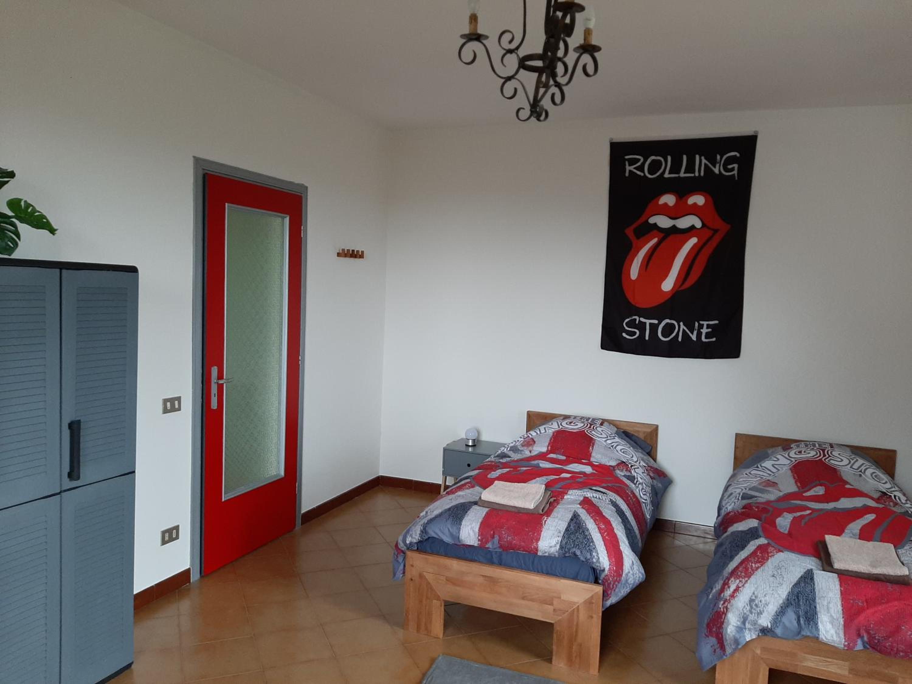 Basic Triple Room photo 1