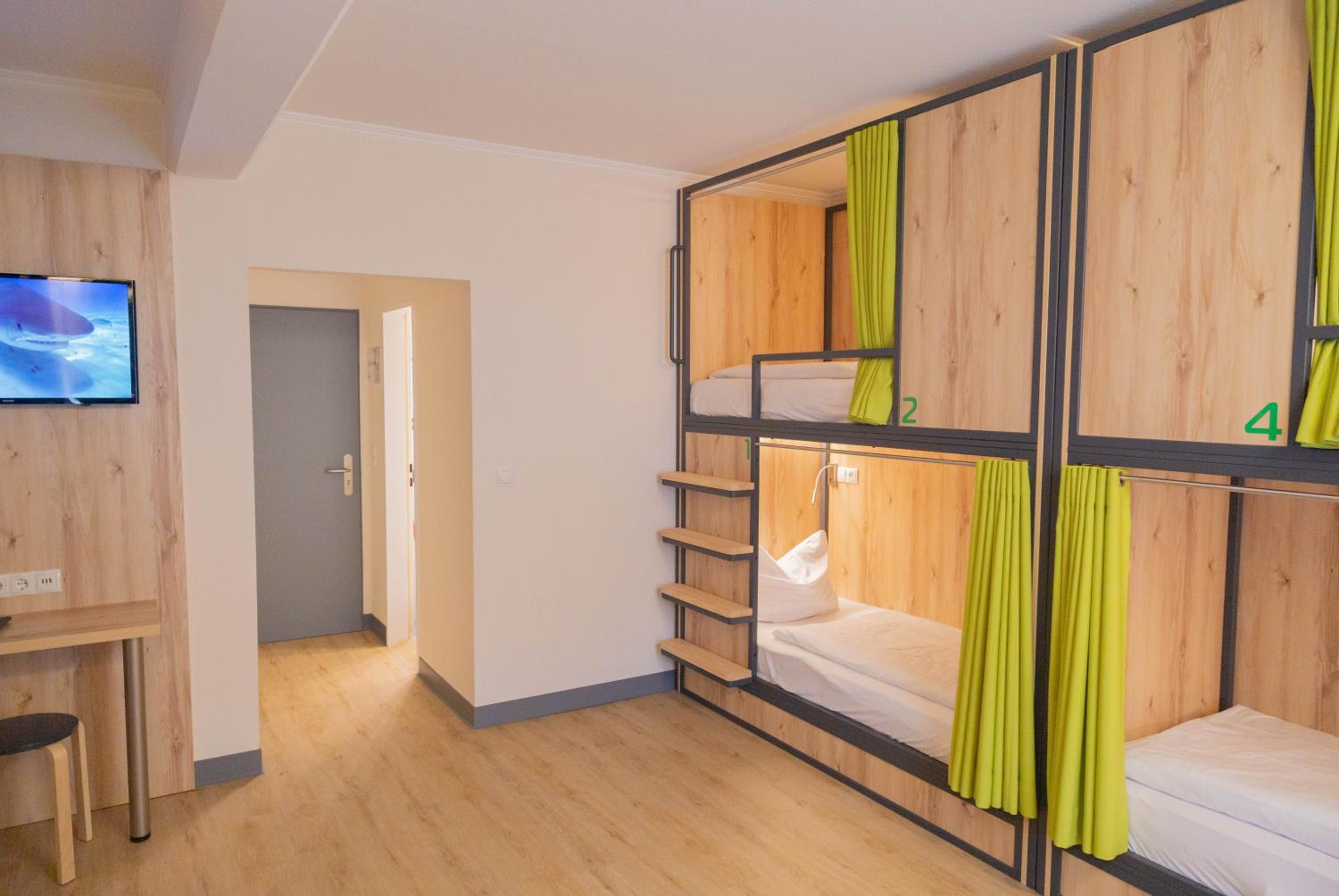 Bed in 6-Bed Dormitory Room photo 3