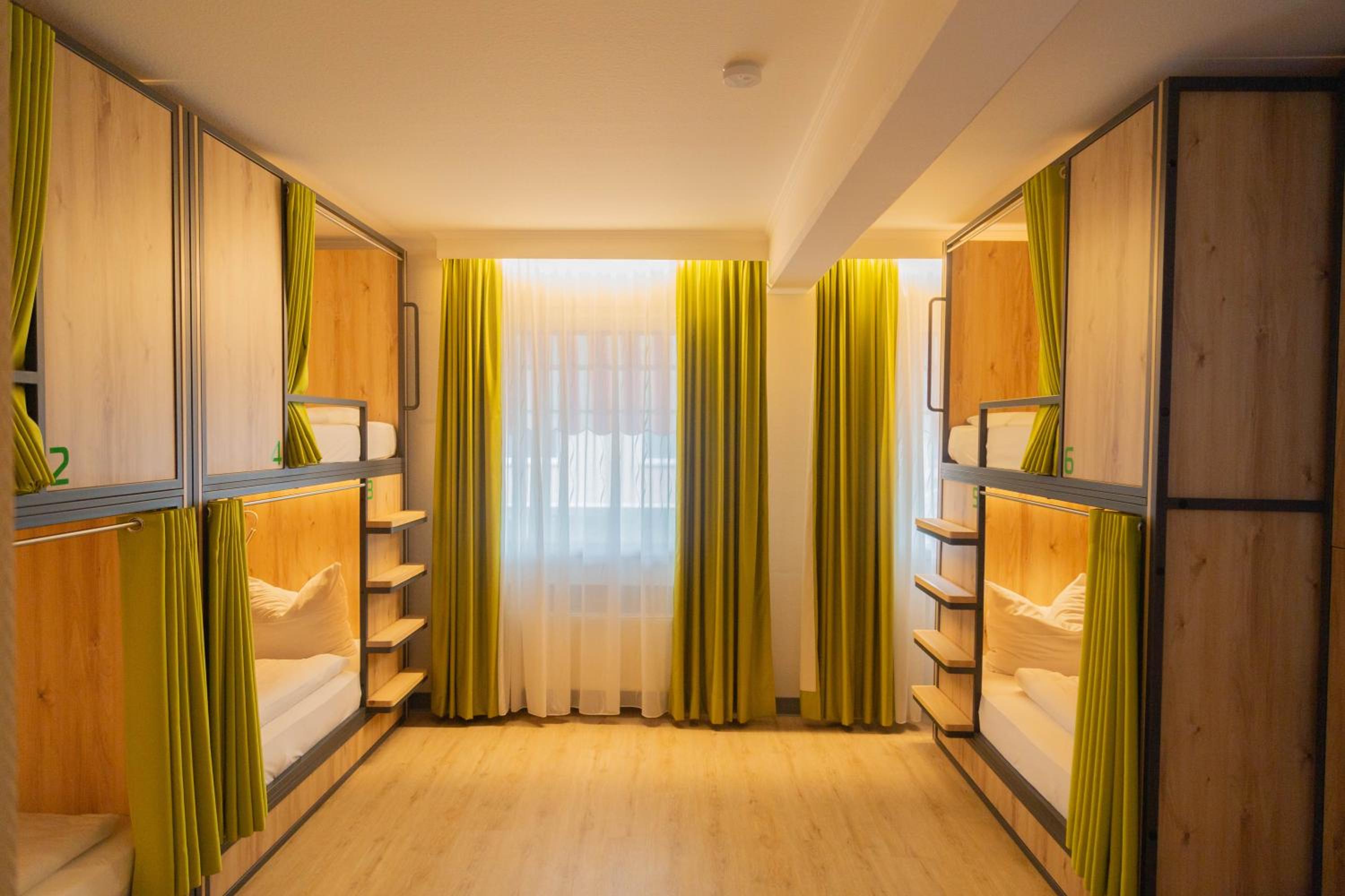 Bed in 6-Bed Dormitory Room photo 2