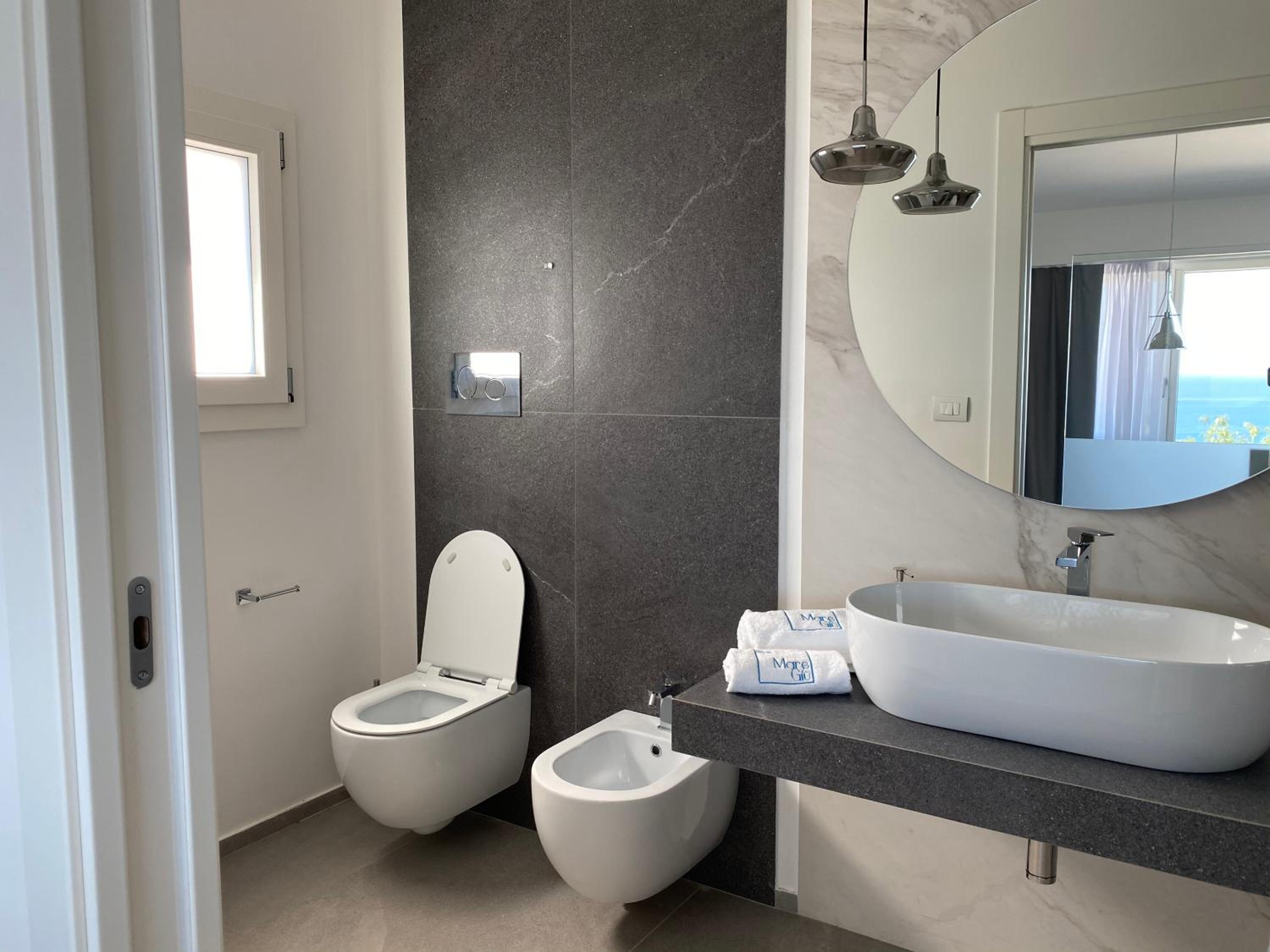Deluxe Double Room with Sea View photo 2