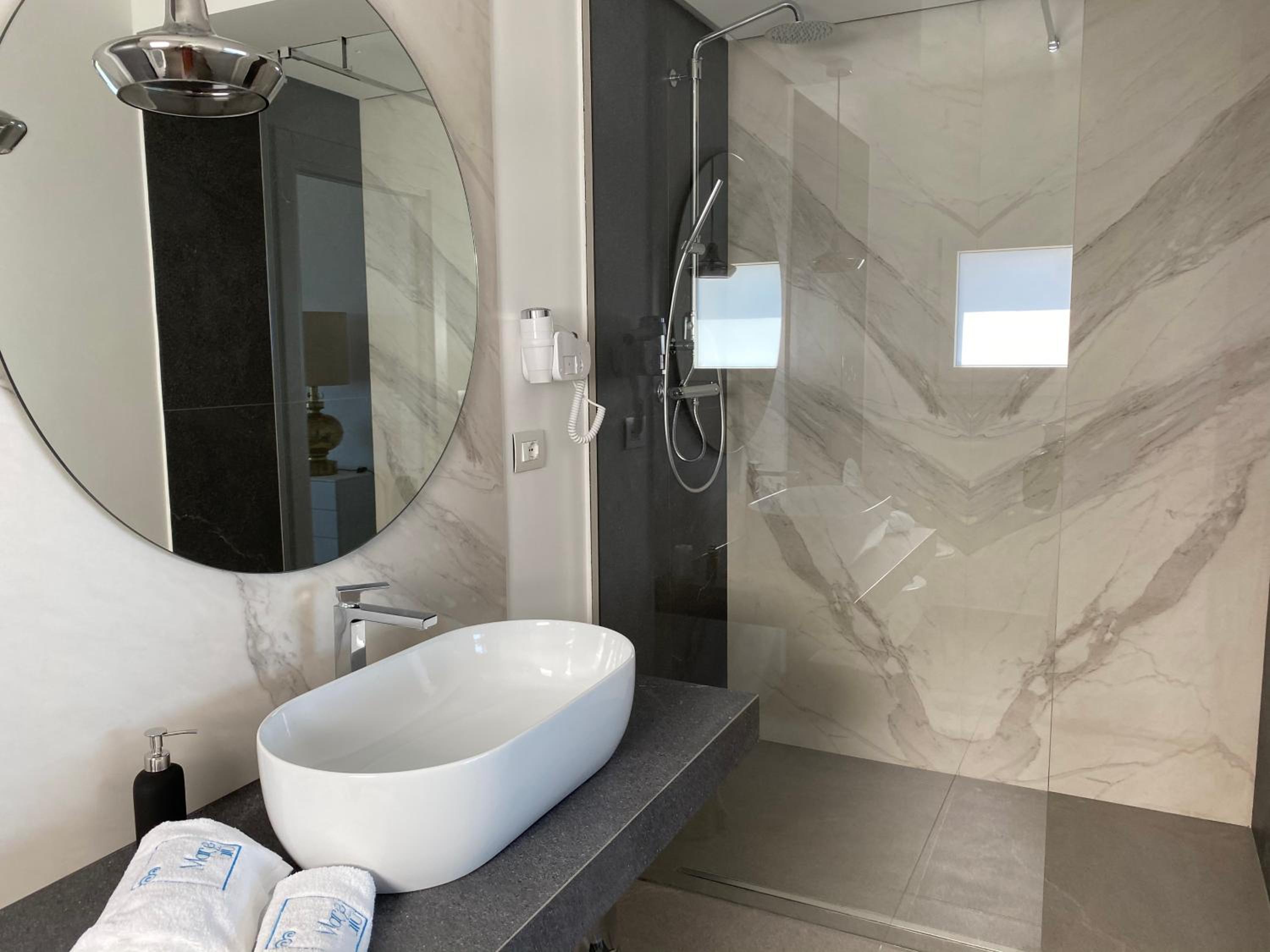 Deluxe Double Room with Sea View photo 3