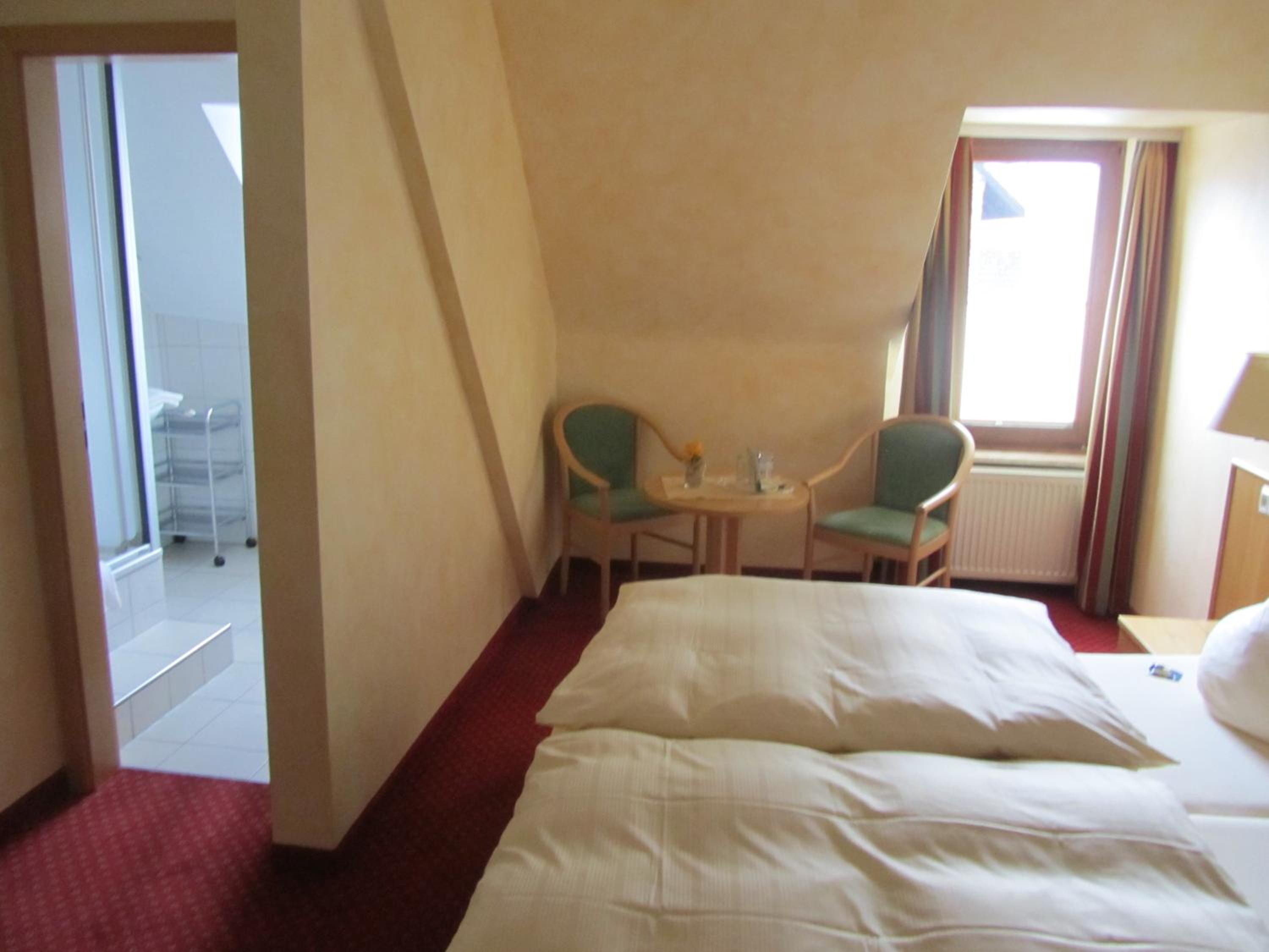 Standard Double Room - Photo 6