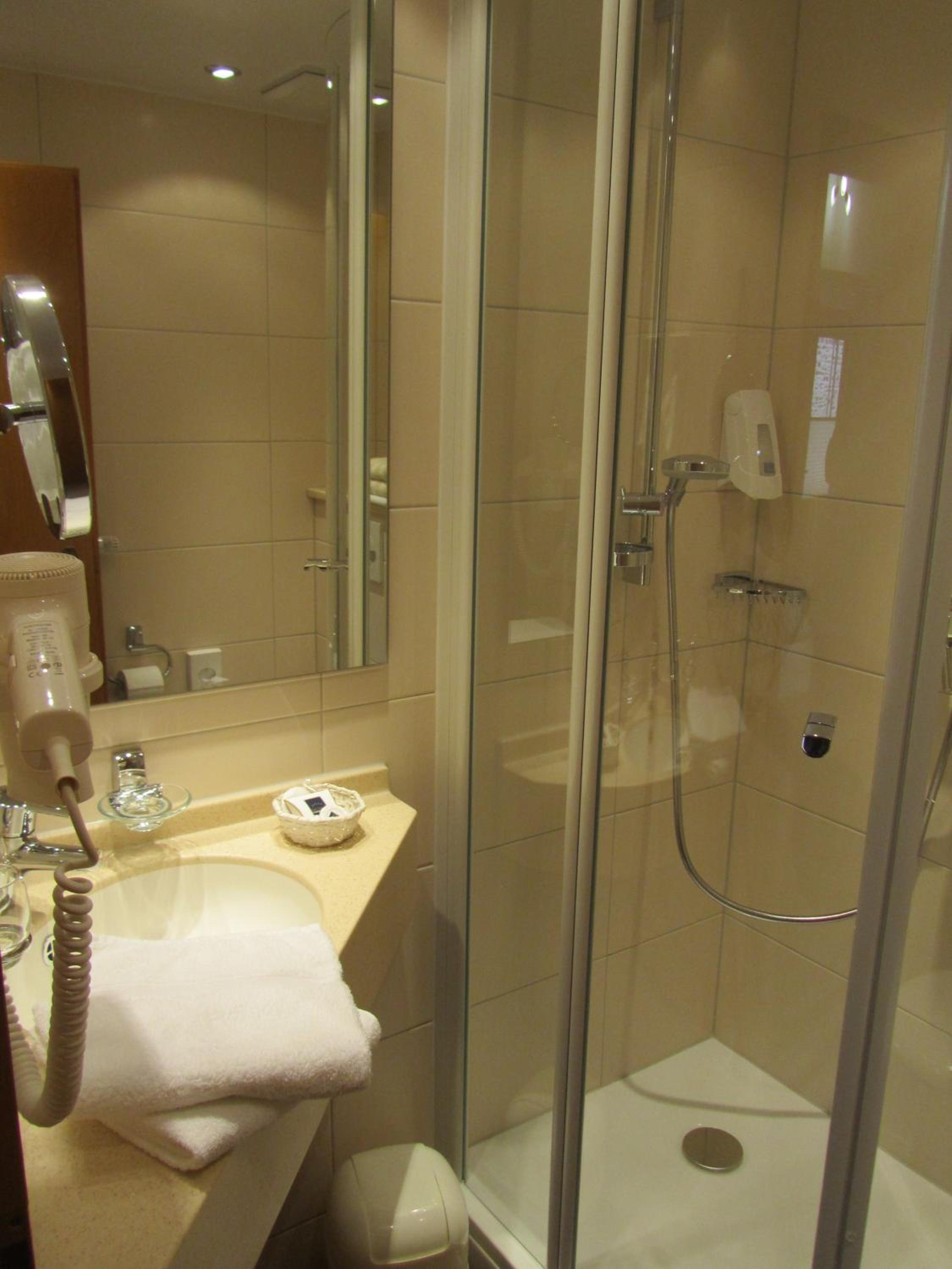 Double Room with Balcony - Photo 2