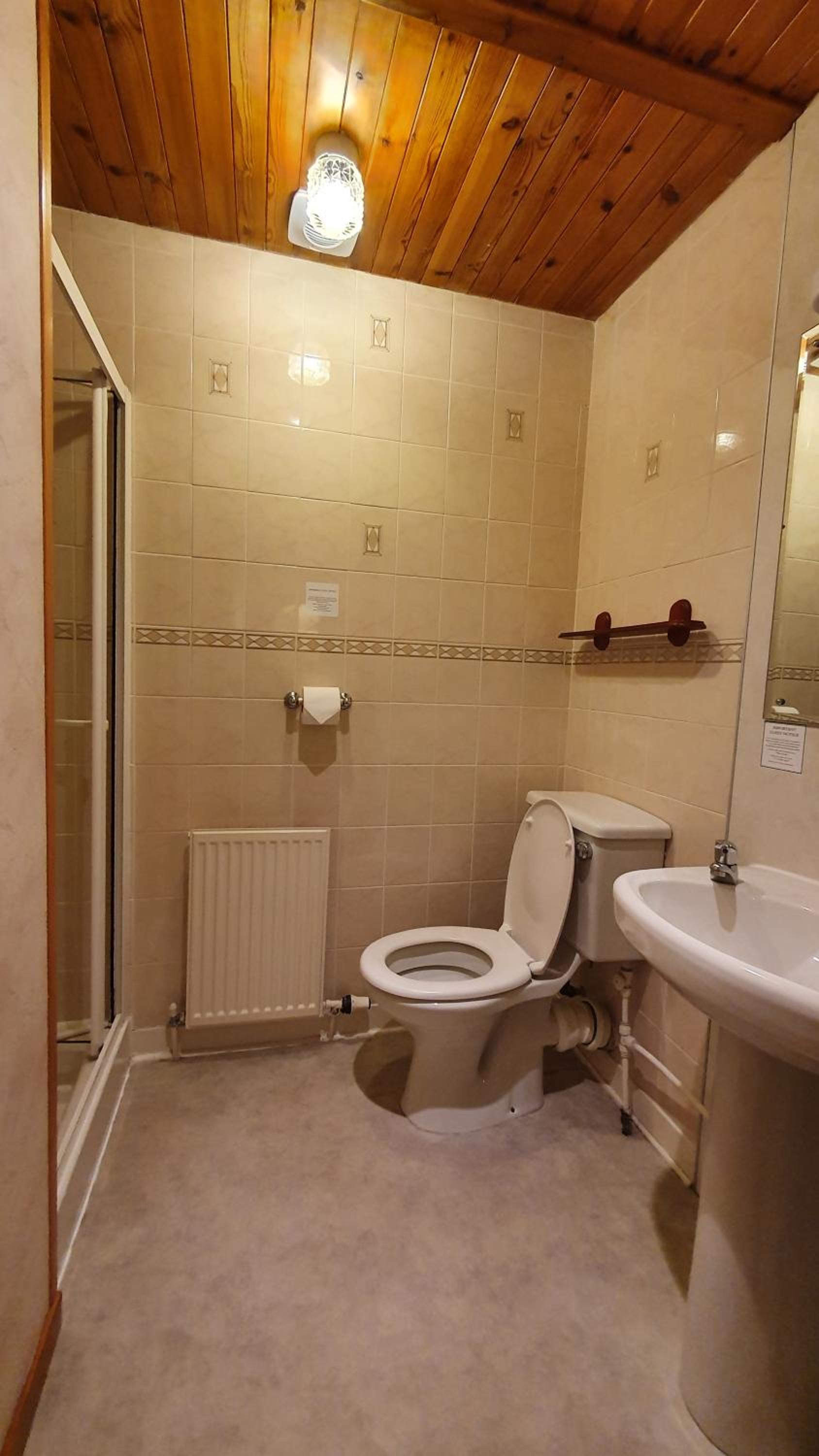 Twin Room - Photo 2