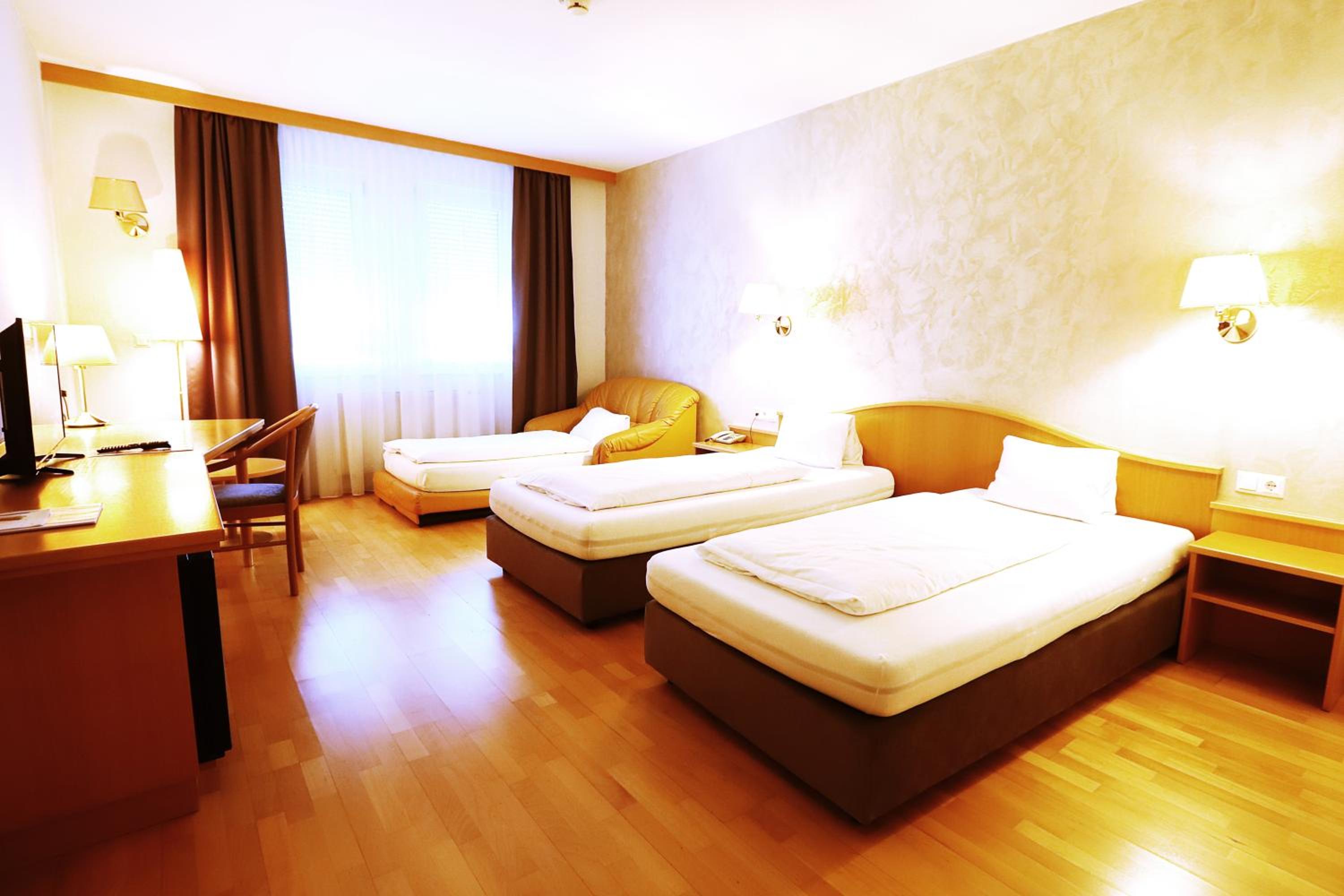 Triple Room - Photo 3