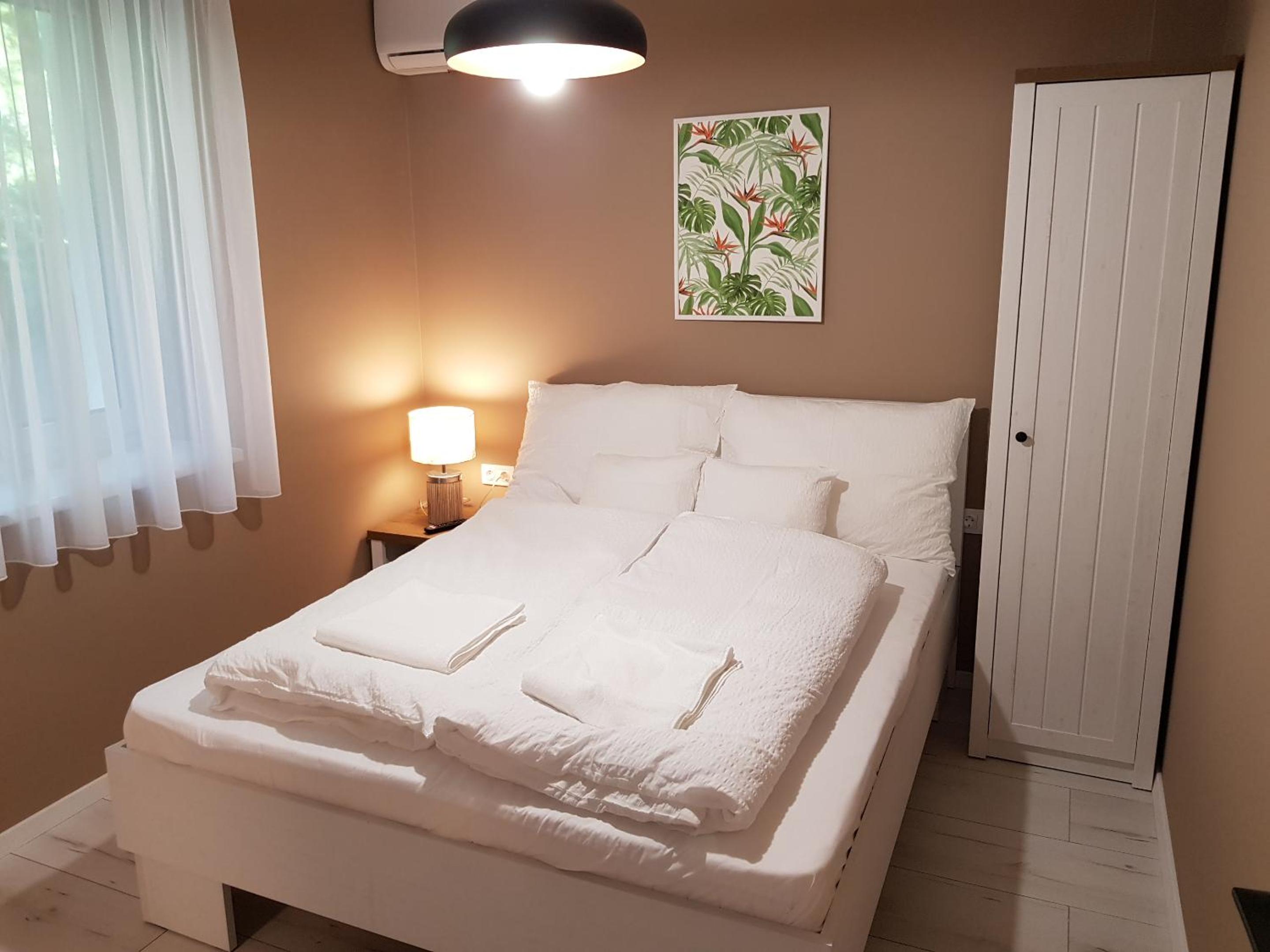 One-Bedroom Apartment - Photo 5