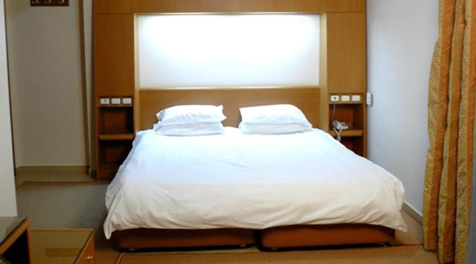 Double or Twin Room - Photo 1