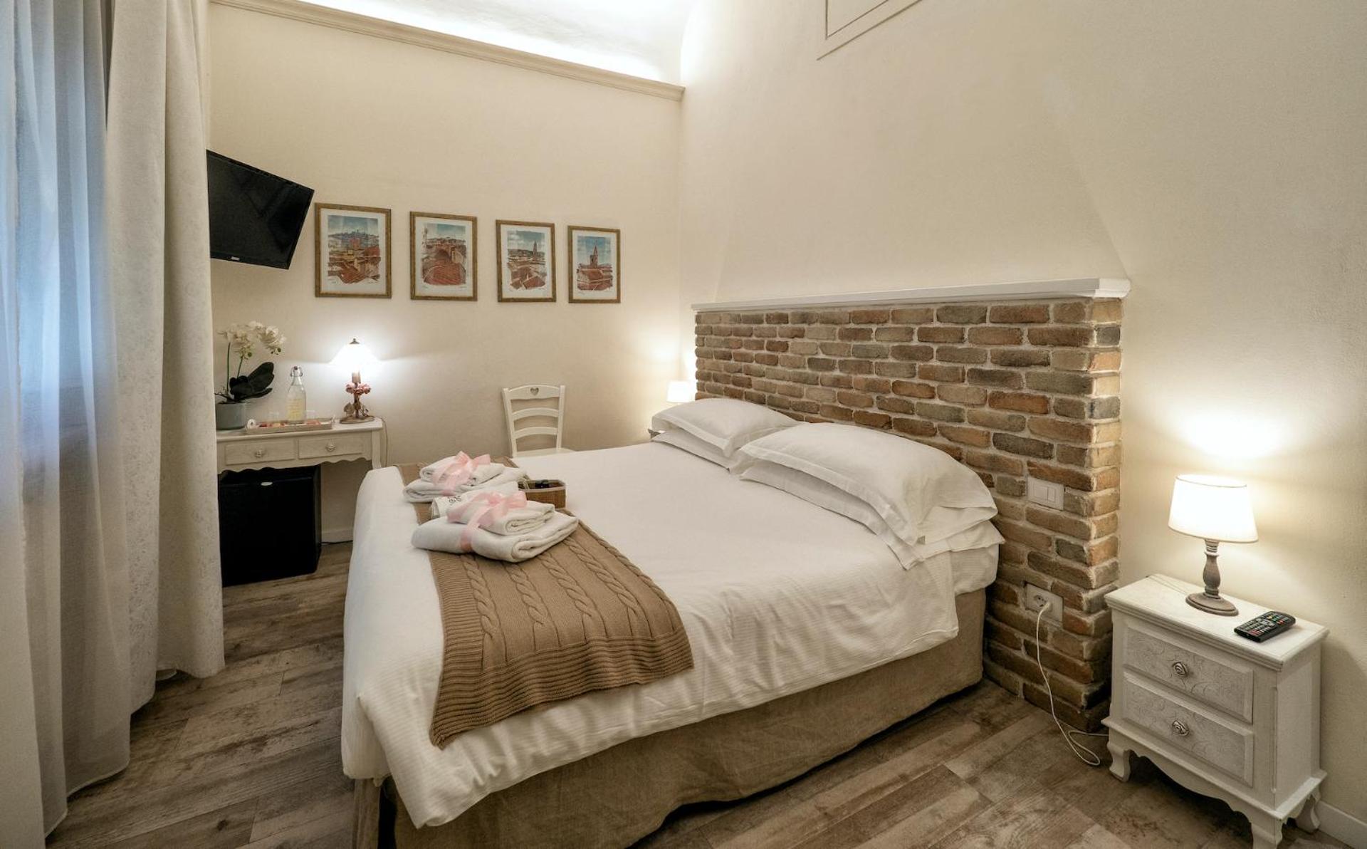 Double or Twin Room photo 1