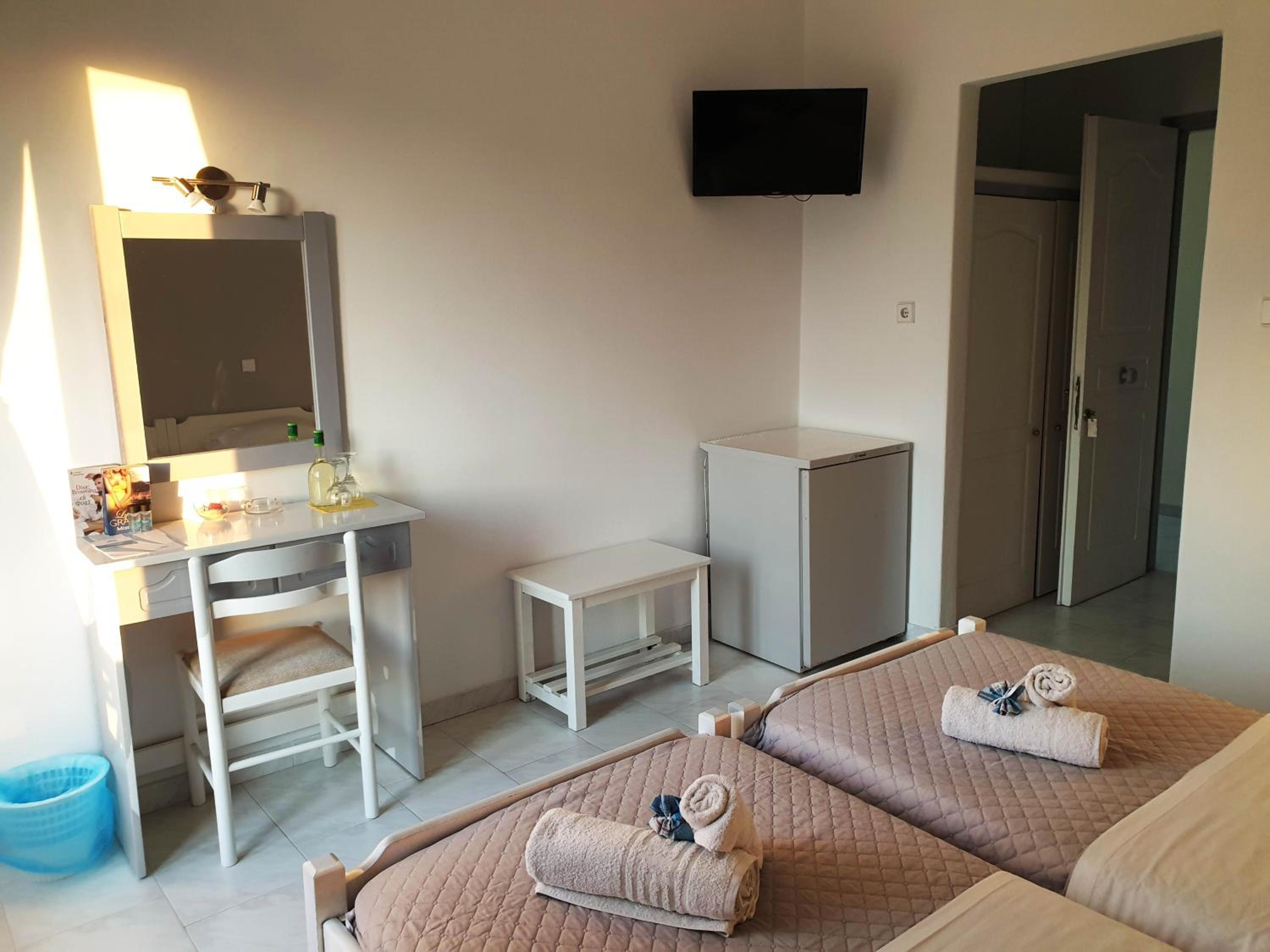 Standard Double or Twin Room with Balcony - Photo 2