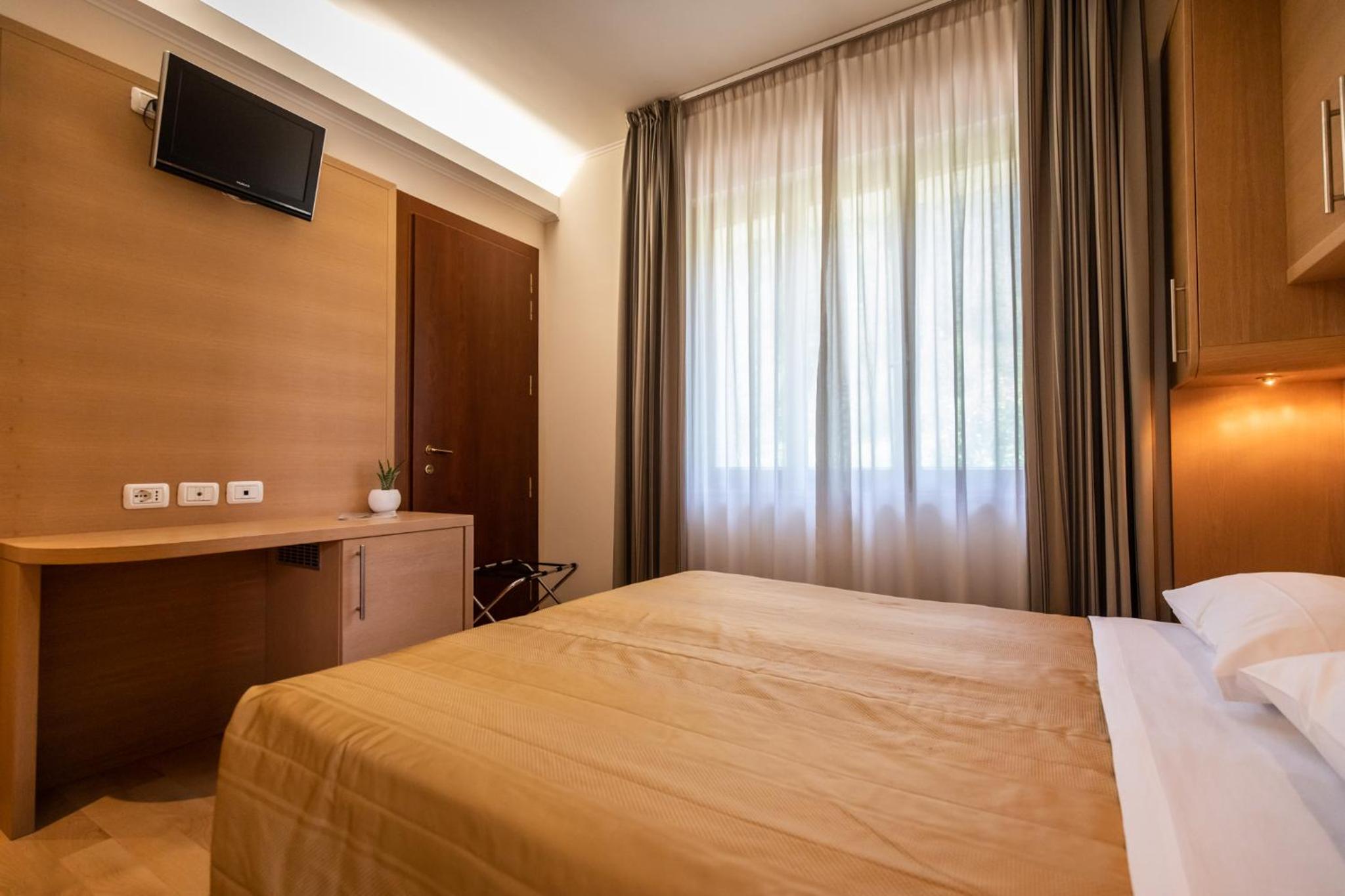  Economy Double Room photo 3