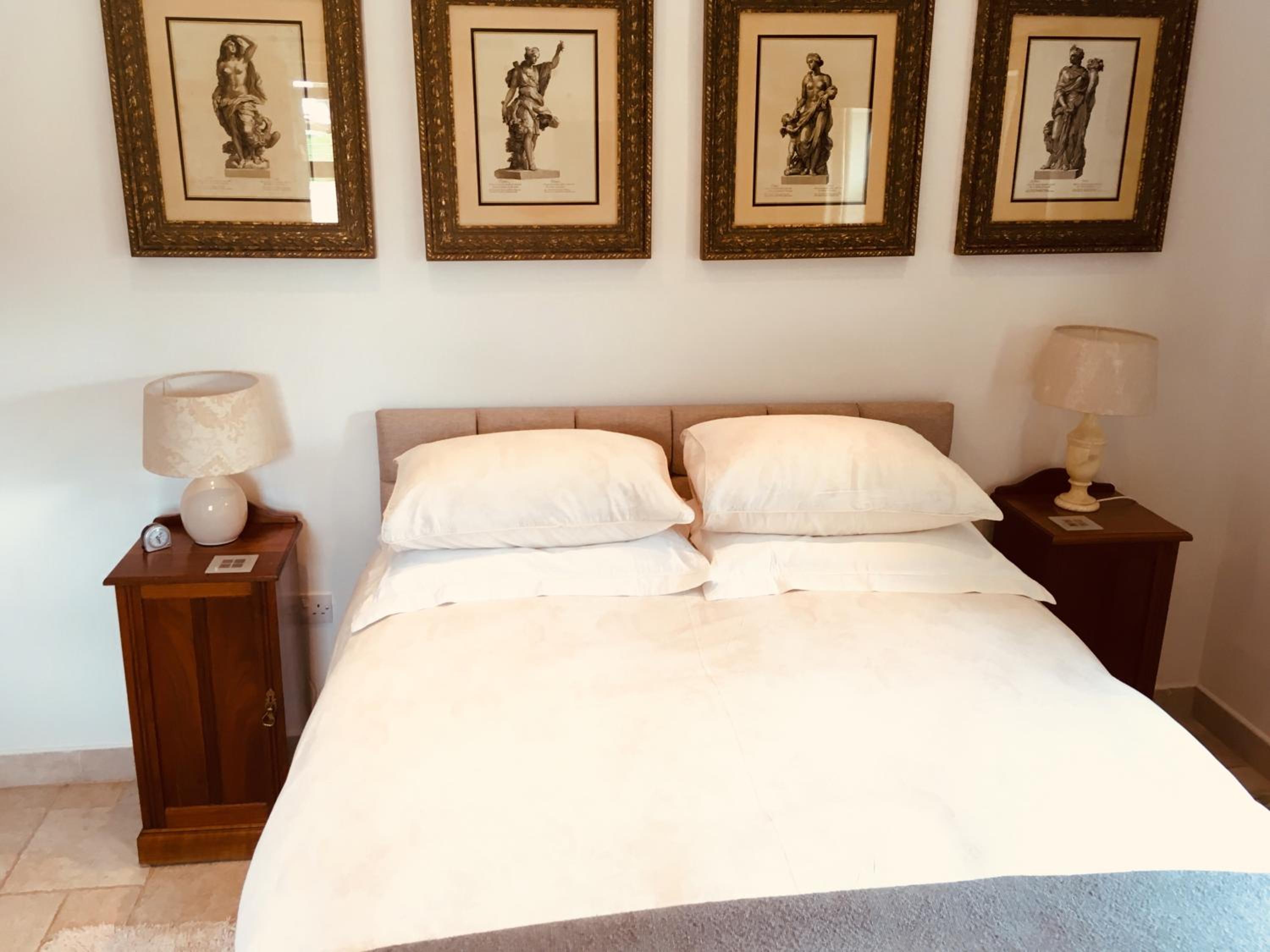 Deluxe King Room photo 3