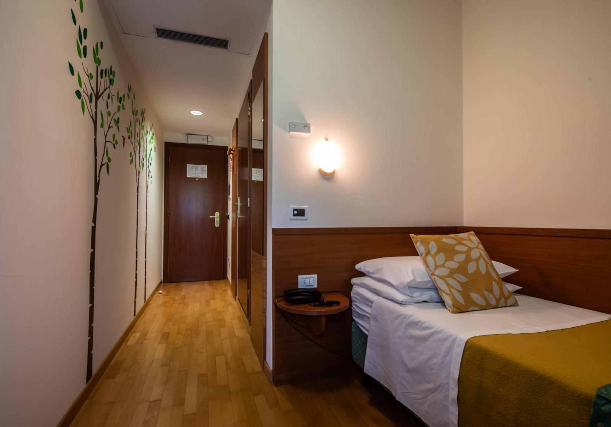 Single Room photo 2