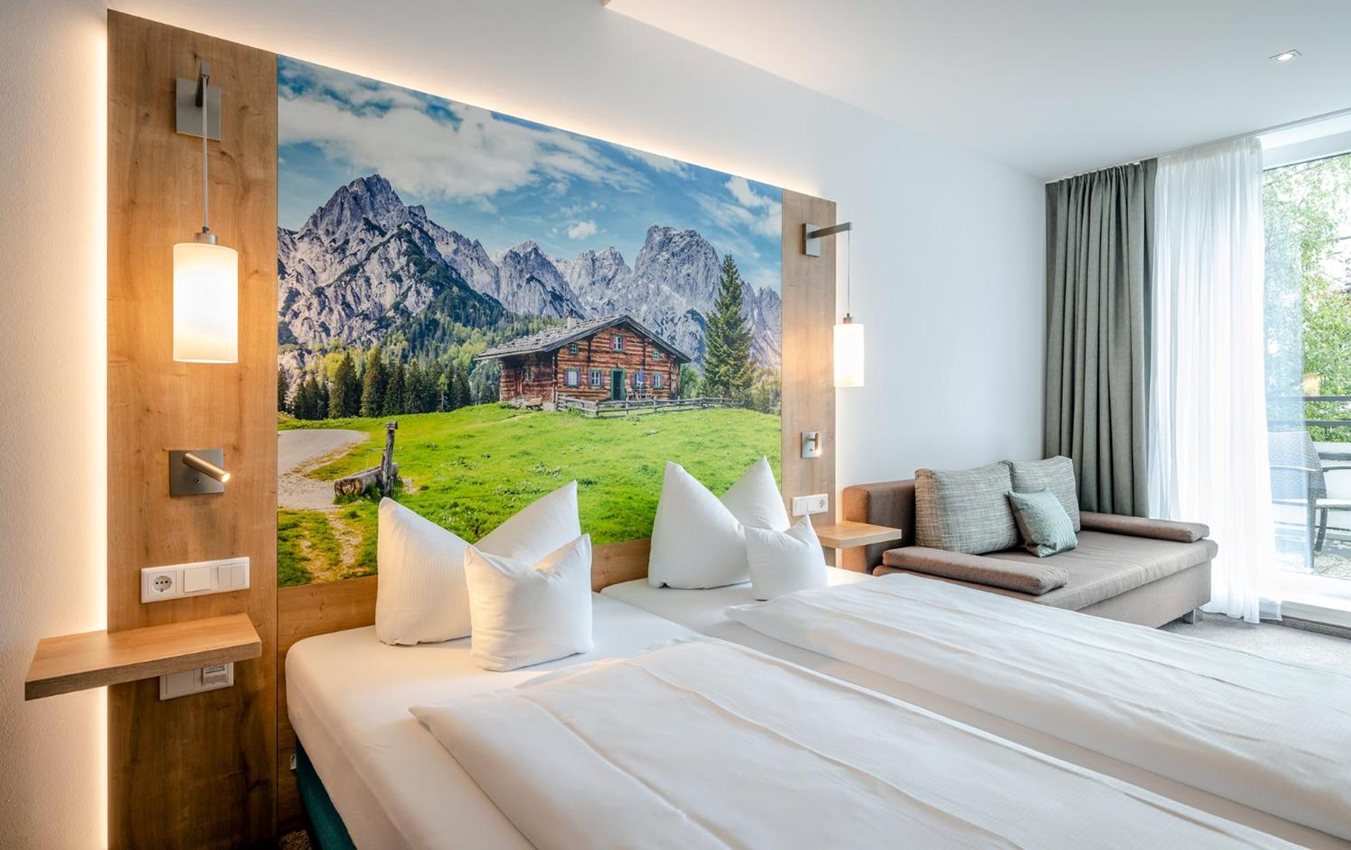 Junior Suite Deluxe with Balcony - Photo 6