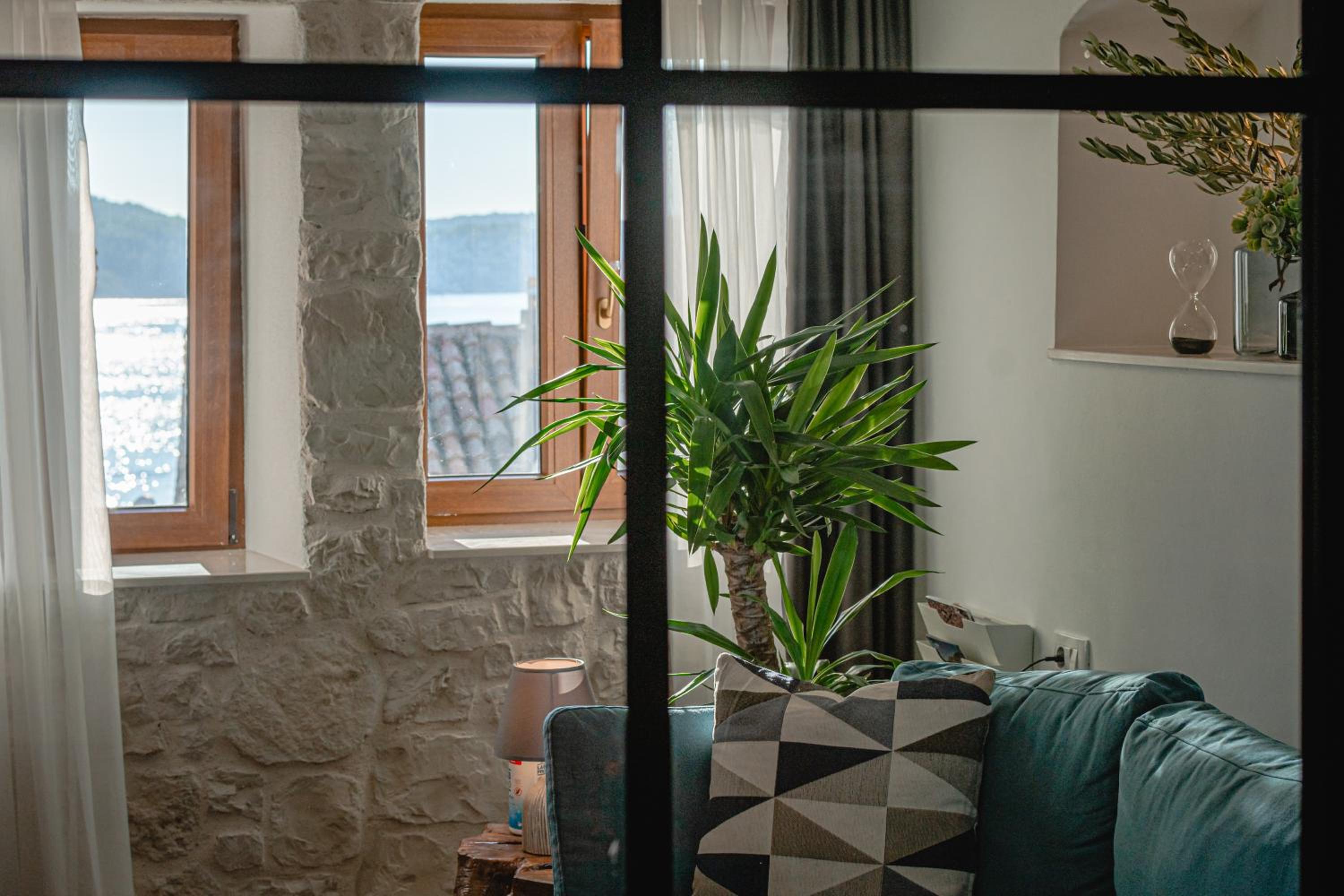 One-Bedroom Apartment - Photo 31