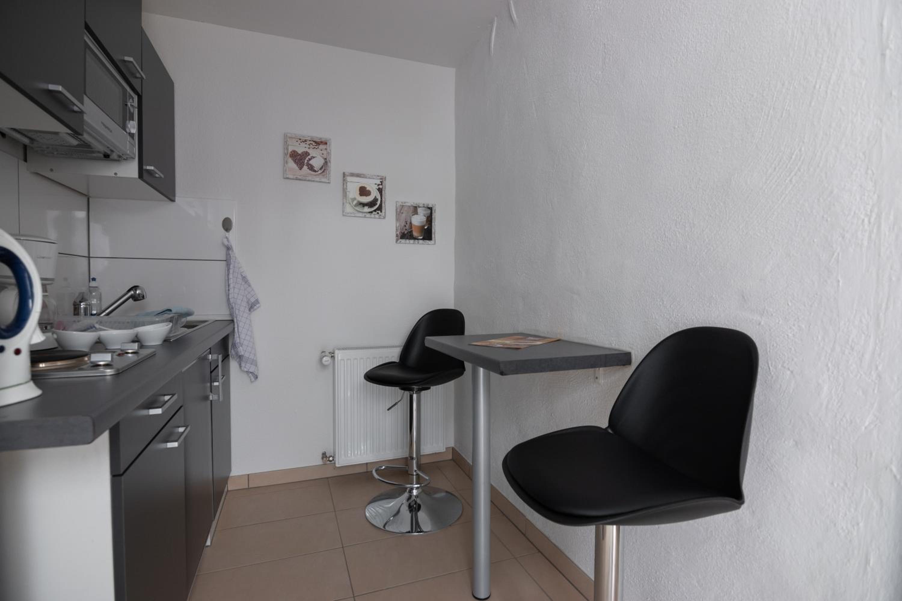 One-Bedroom Apartment - Photo 8