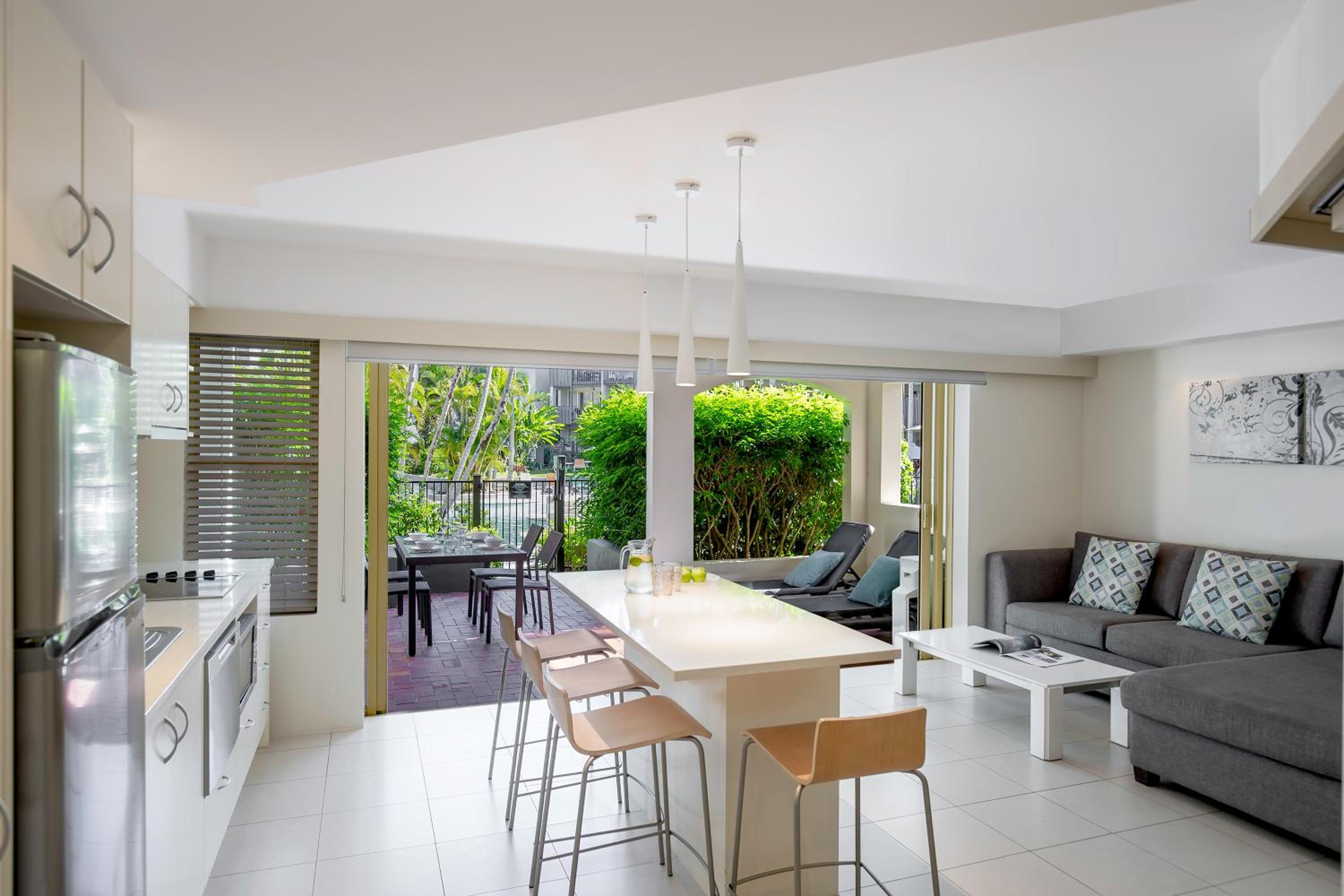 2 Bedroom Poolside Apartment photo 2