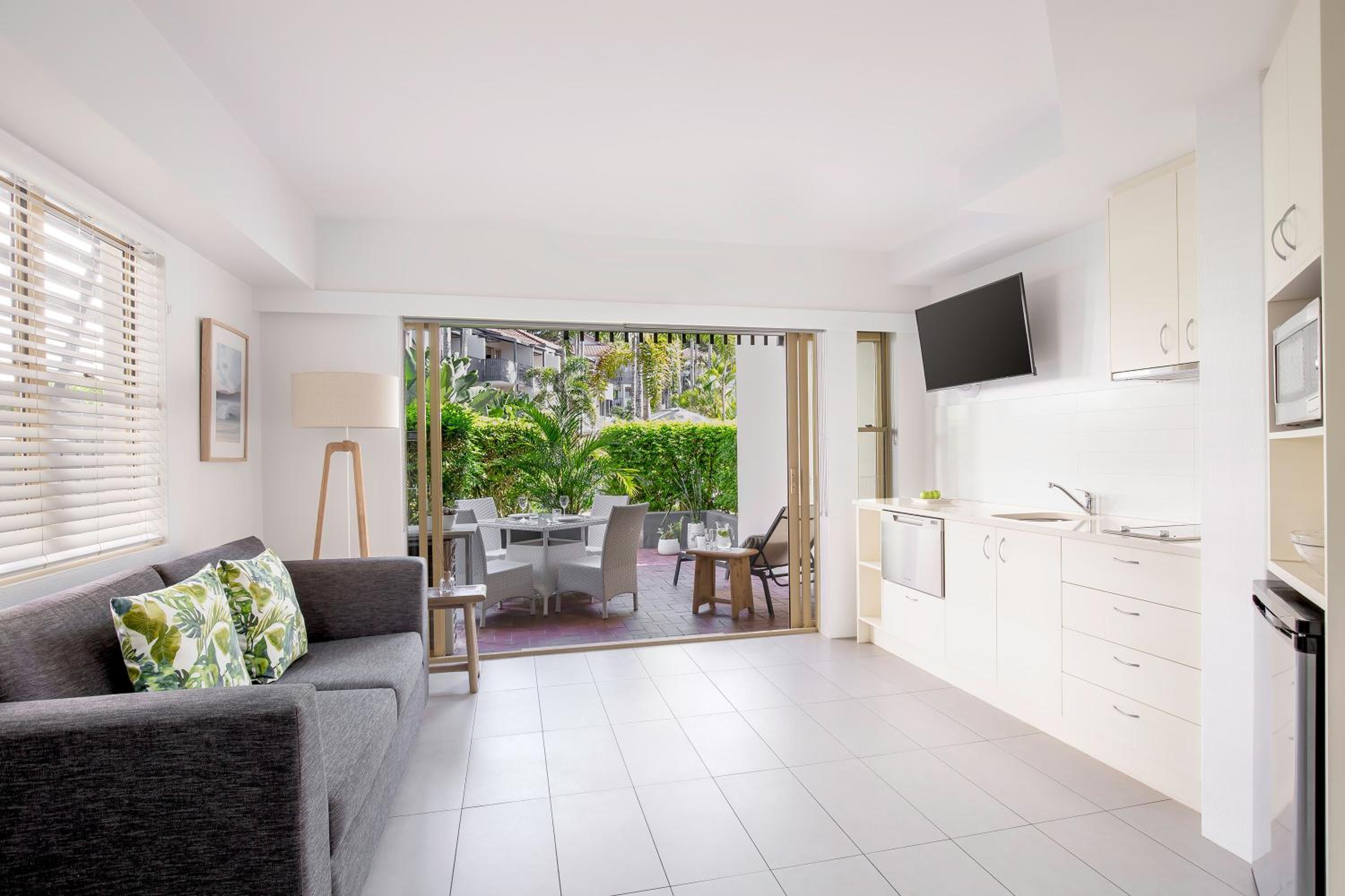 1 Bedroom Poolside Apartment photo 2