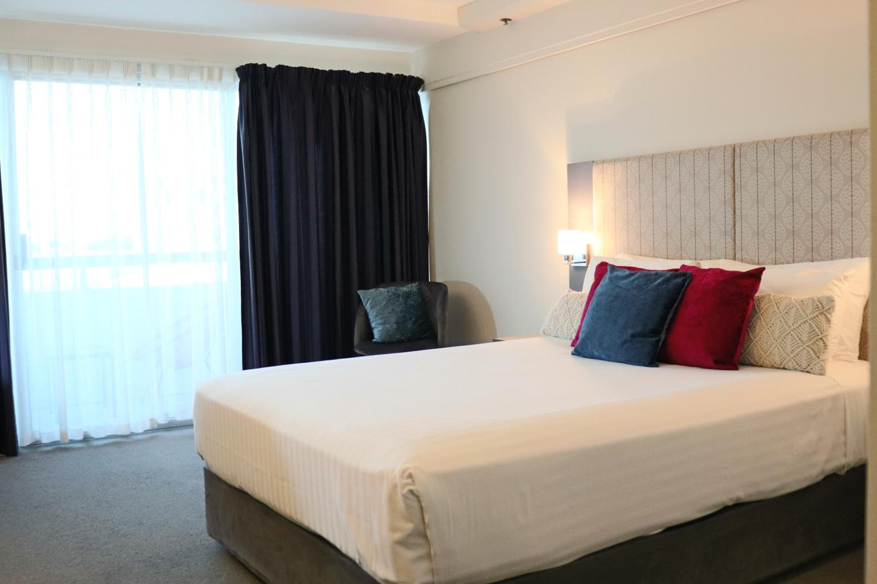 Hotel Queen Room